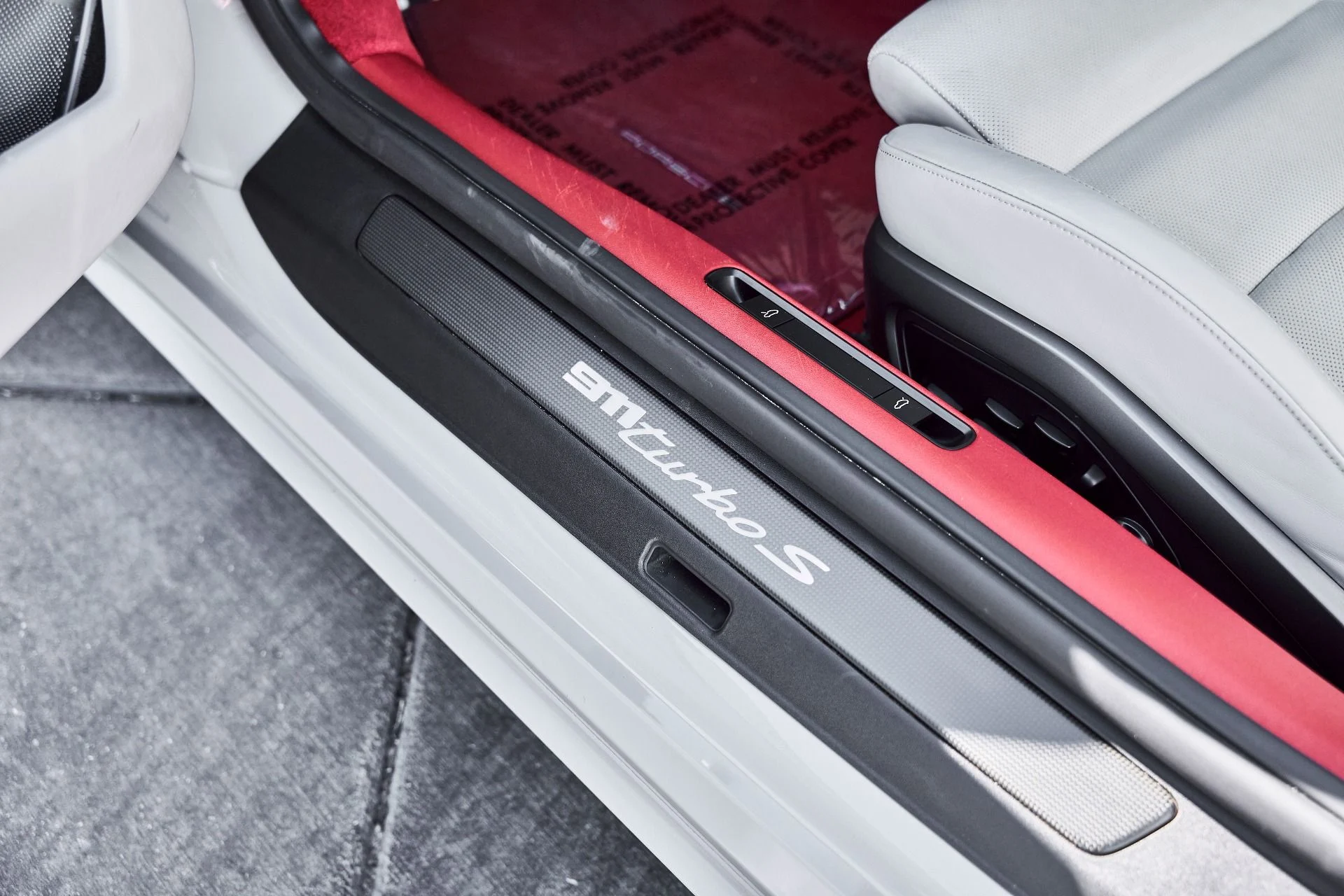 mph028_3728336931_Used_2021_Porsche_911_Turbo_S_1780422474_7421312d92