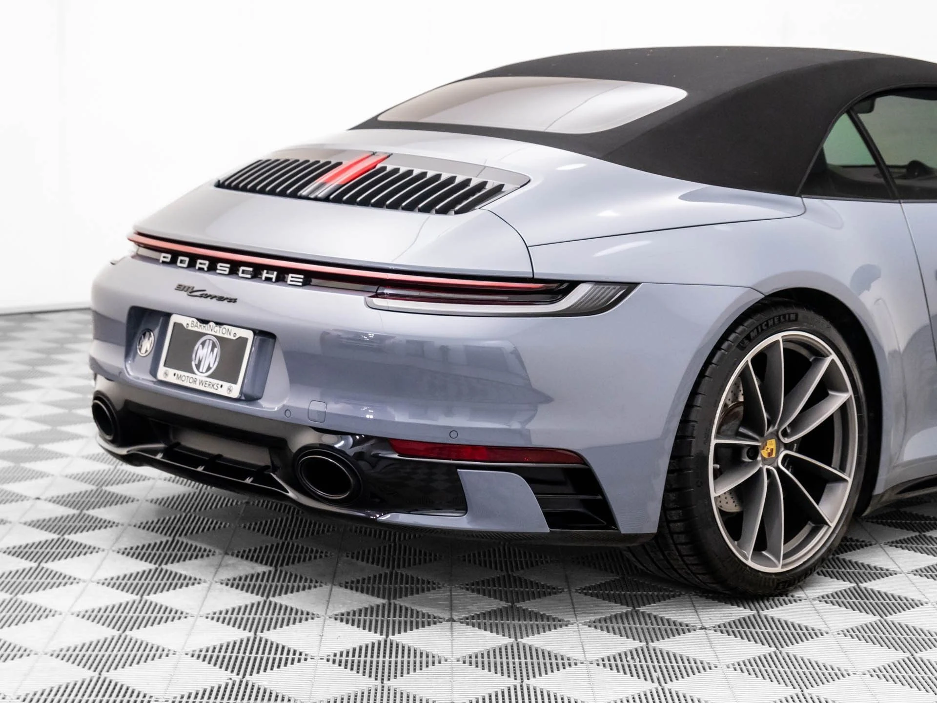 mph028_373301944_b4053b22d82622e6a1d67dacd0f05225x_17c33f7e82