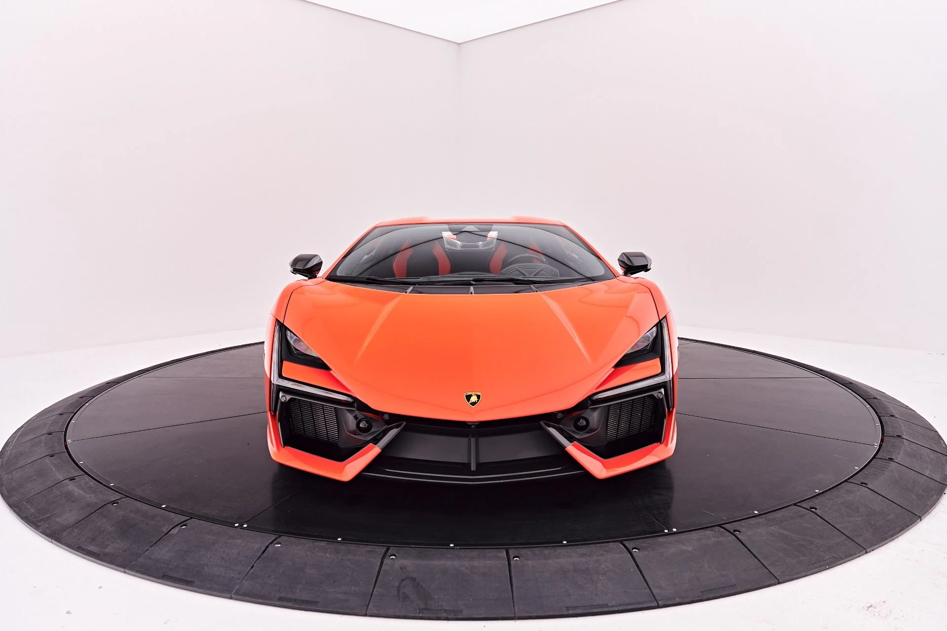 mph028_3736783378_Used_2024_Lamborghini_Revuelto_Base_1786150913_1724a40a8d