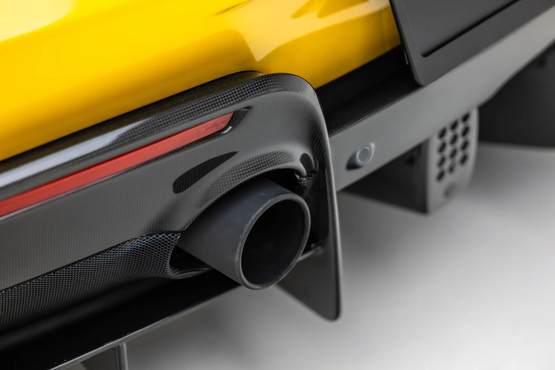 mph028_3744129988_13163_p29_l_015b53f237