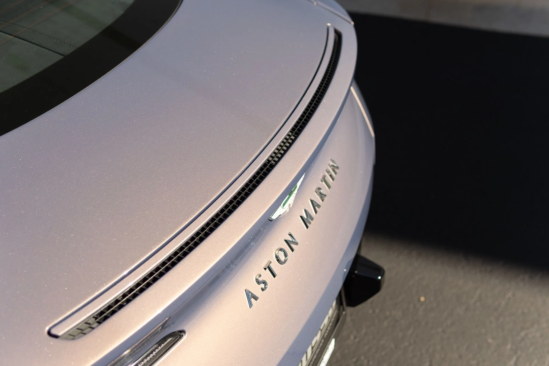 mph028_3744233228_Used_2023_Aston_Martin_DB_11_V8_1765580220_44ef18a851