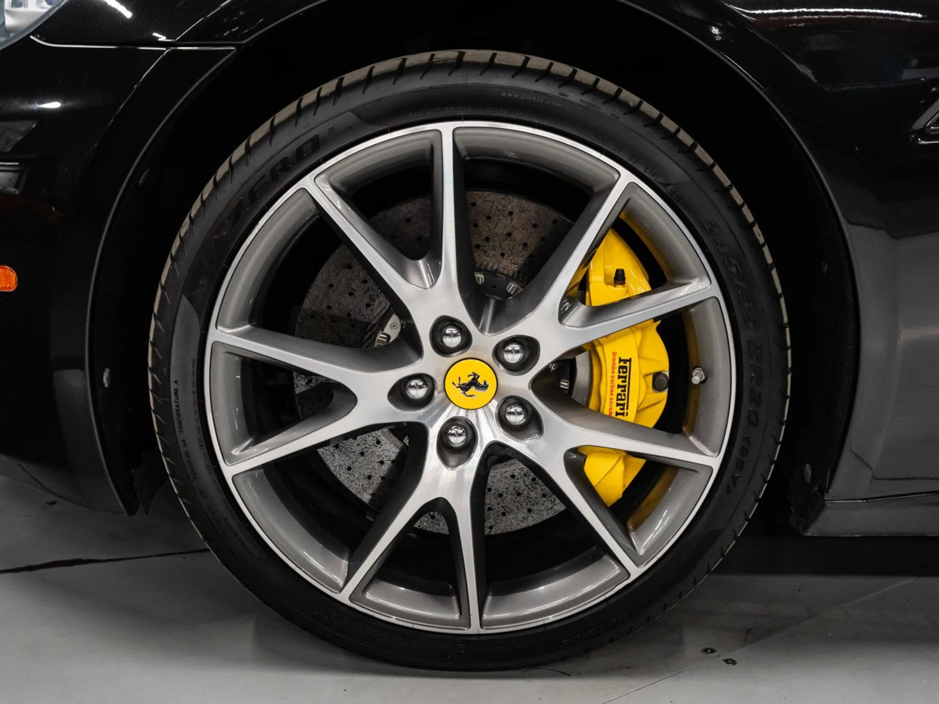 mph028_3749489189_ferrari_california_2011_5ddb9eb22e