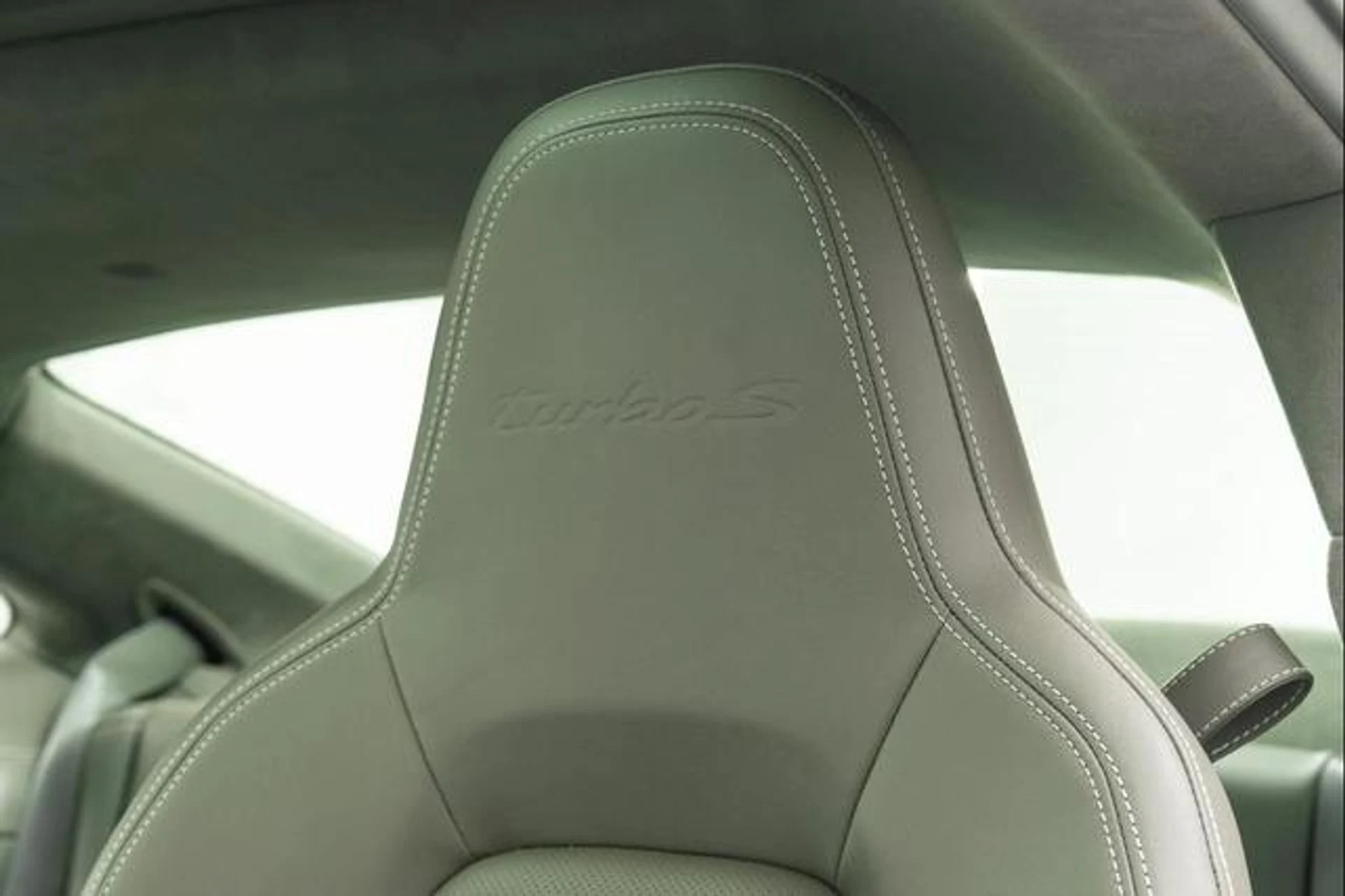 mph028_375152428_O_Gjz0q_S85gz_Hz24_Srn_O_Yv_Fn8pd0_94919721cd