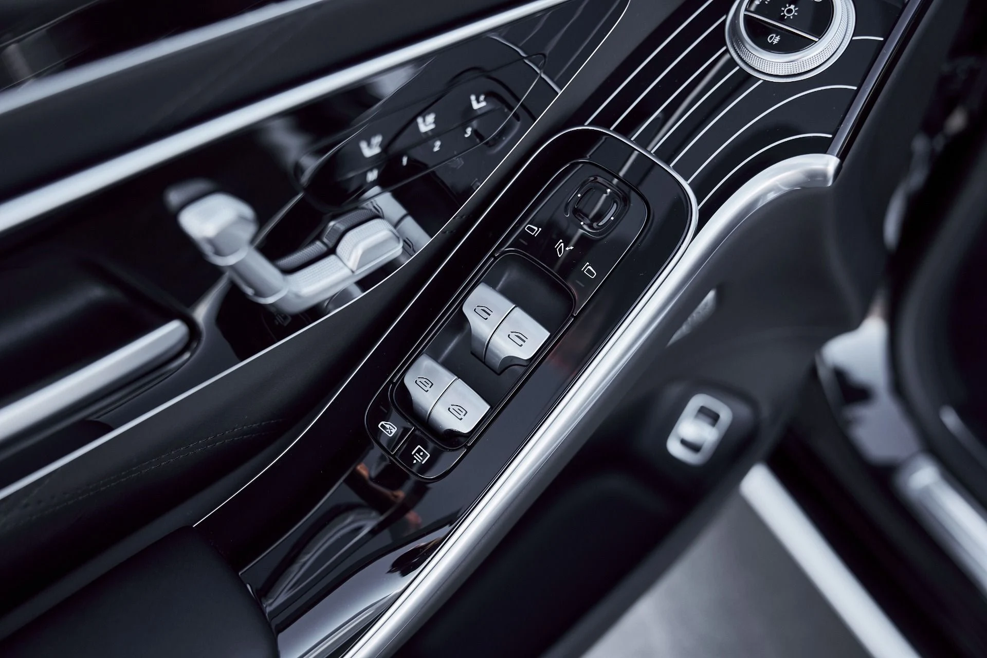 mph028_3762094958_Used_2023_Mercedes_Benz_S_Class_Maybach_S_680_1769803992_c257d0e91c