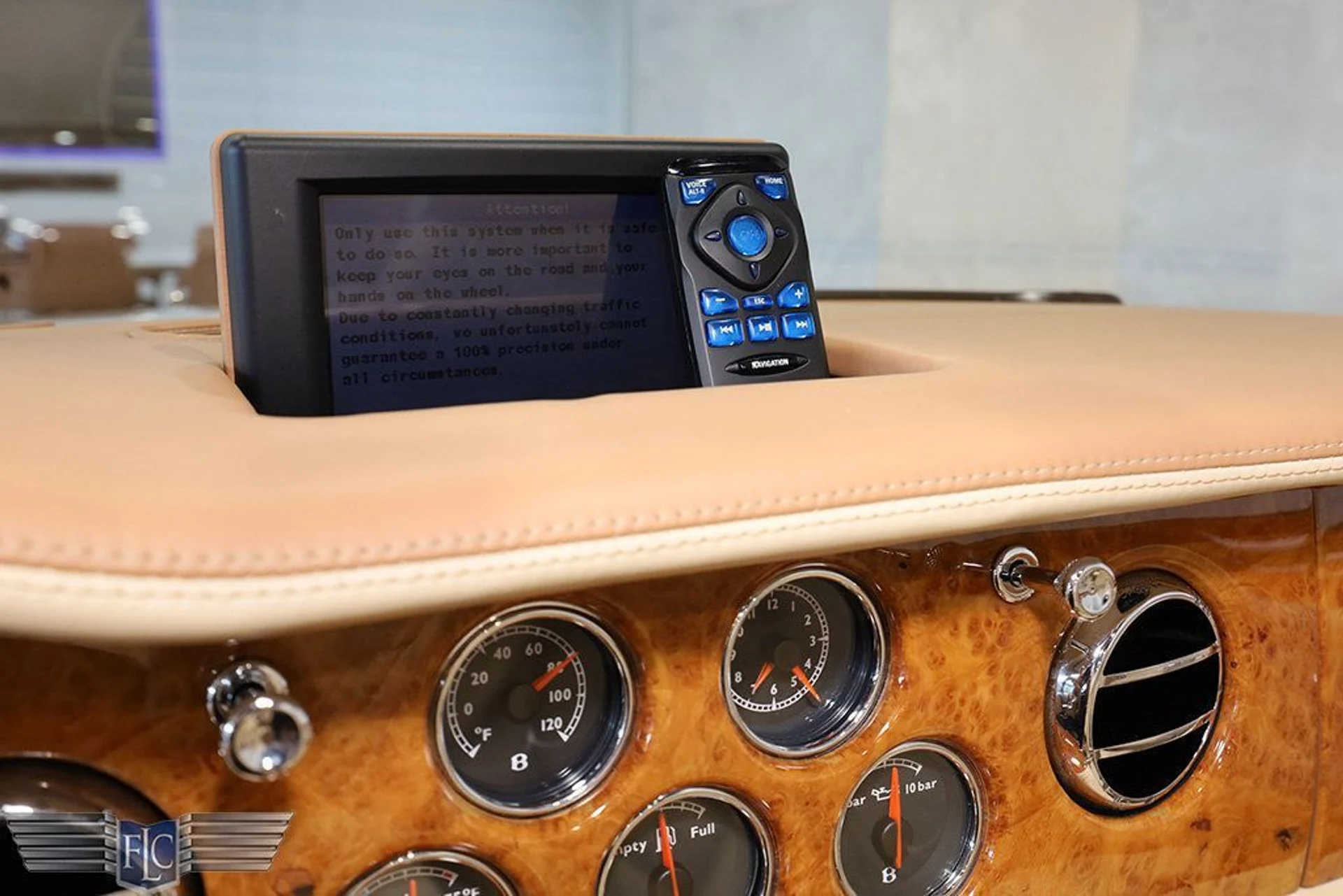 mph028_3767206357_used_2010_bentley_azure_tconvertible_9689_22574902_29_1024_1a4f27da01