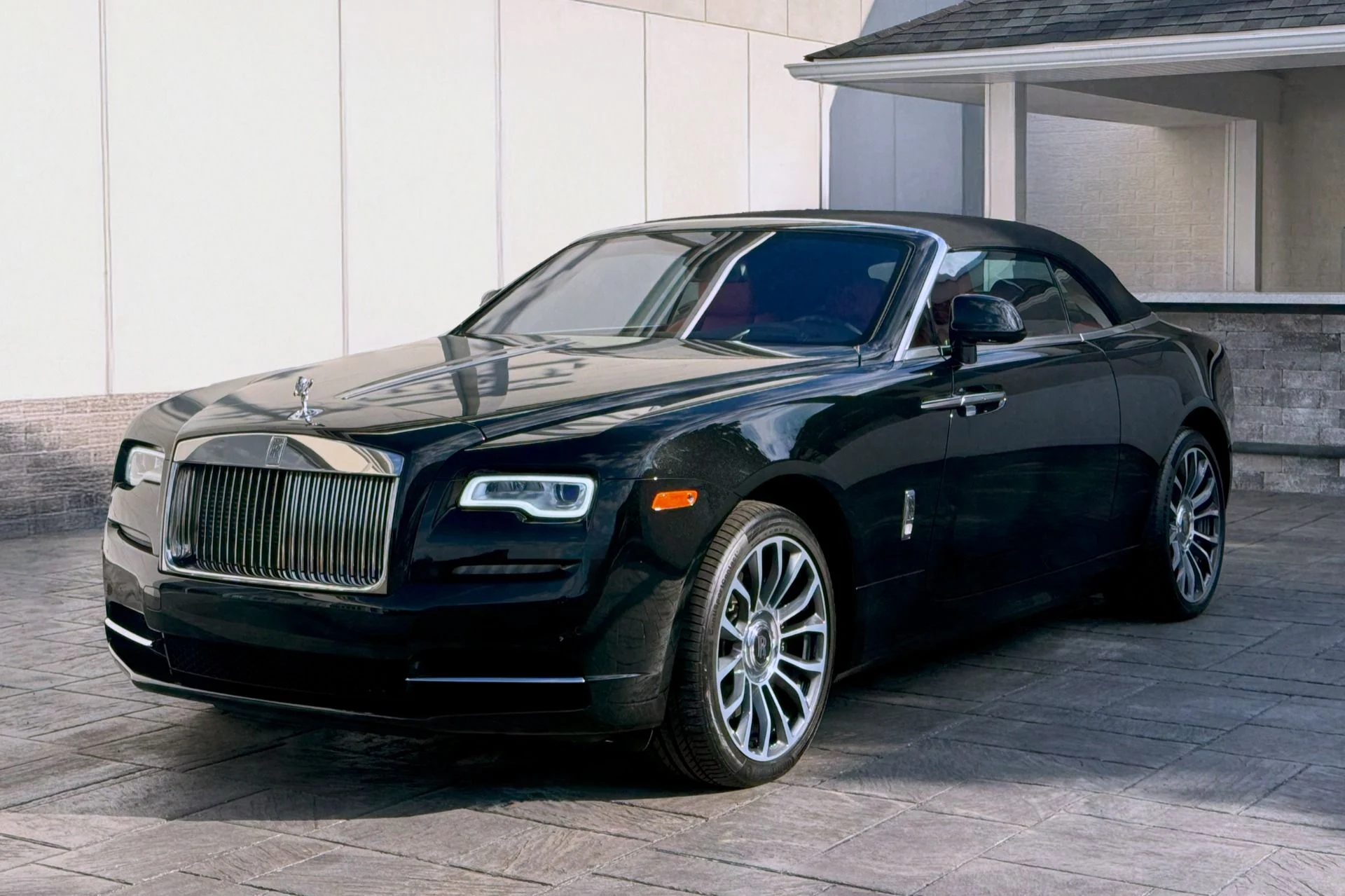 mph028_376913847_Used_2020_Rolls_Royce_Dawn_1738172030_85ae863932