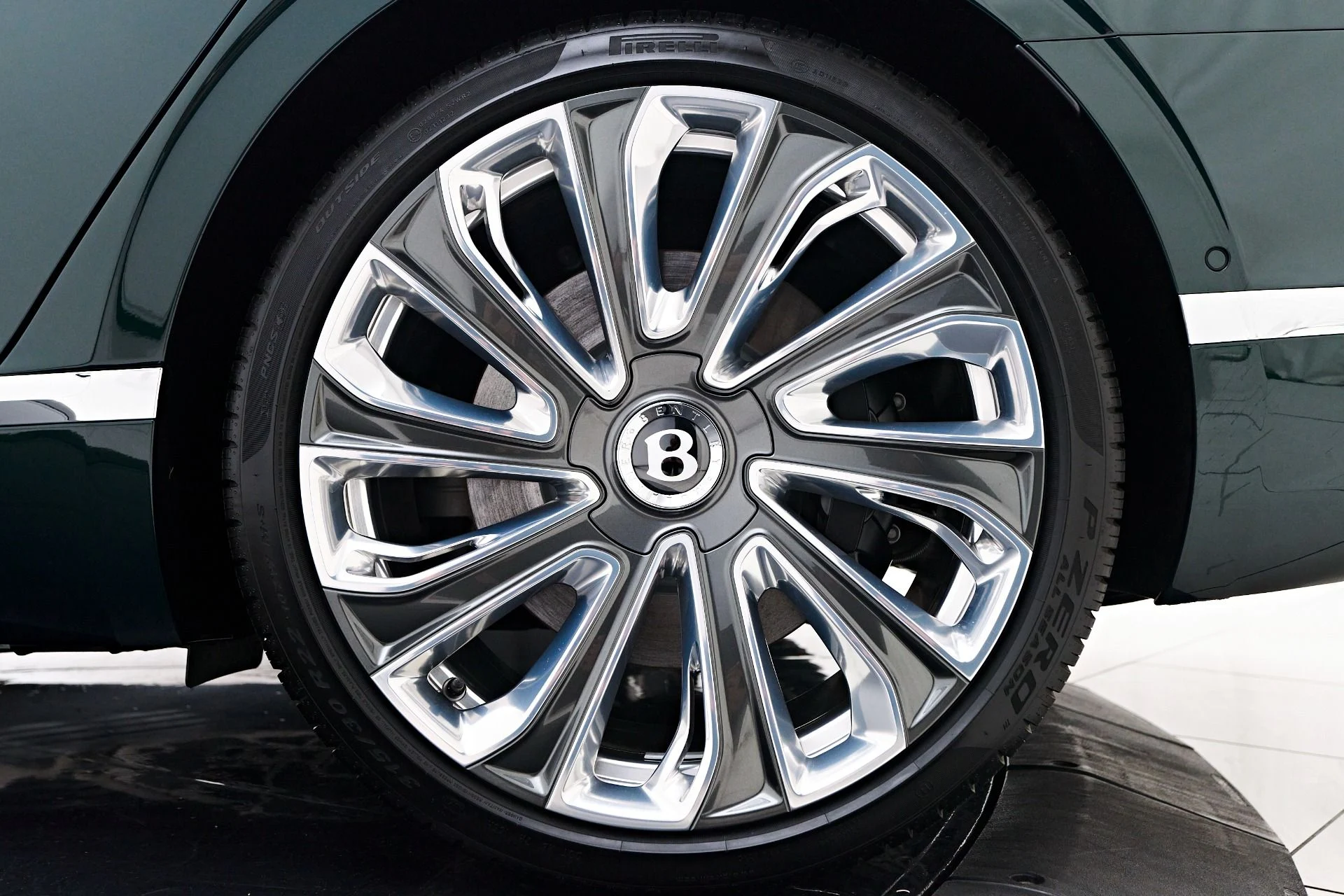 mph028_3770963260_Used_2024_Bentley_Flying_Spur_Mulliner_W12_1756173329_72e5564816