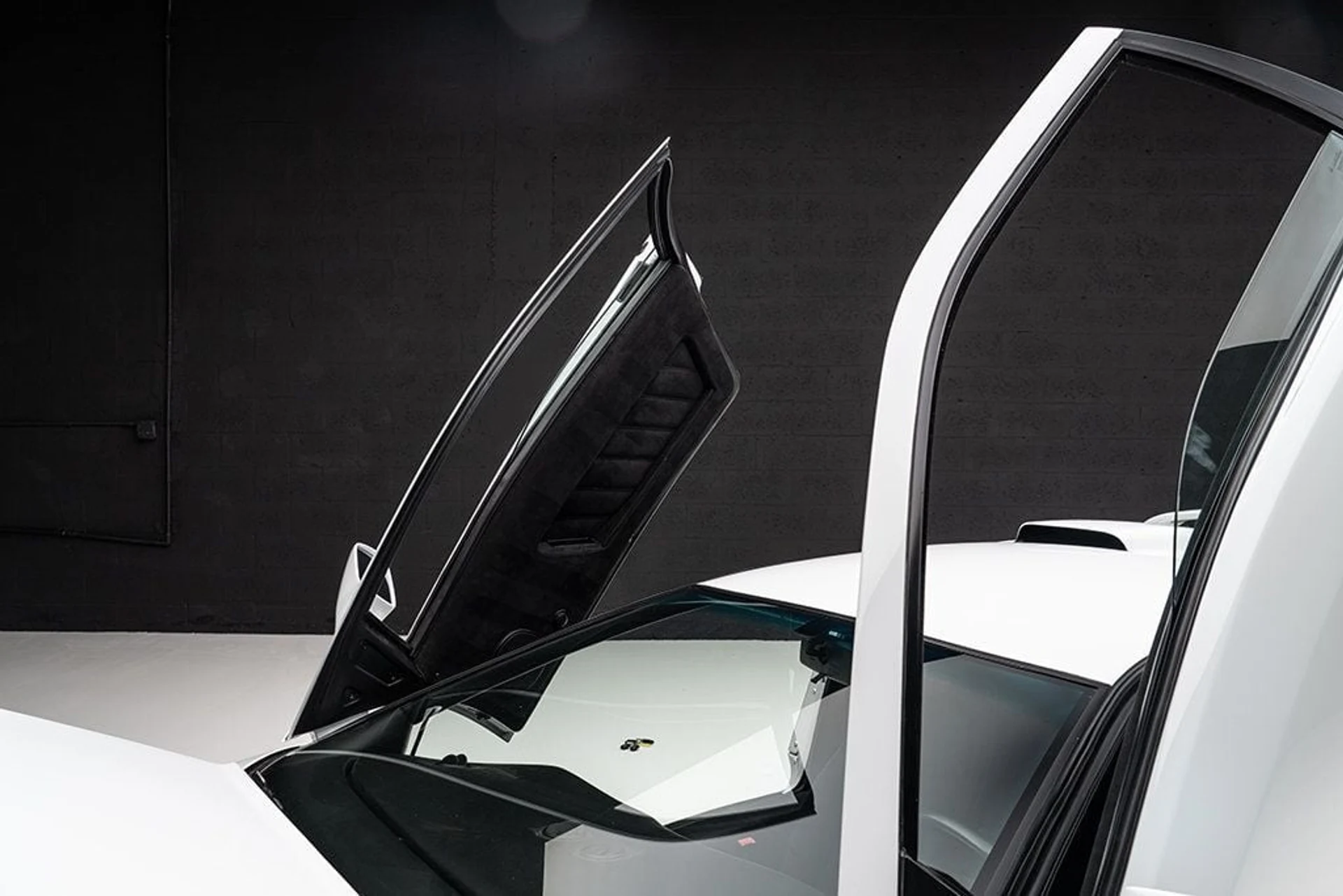 mph028_3775222518_used_1999_lamborghini_diablo_sv_9689_22911634_29_1024_8ff11a4fec