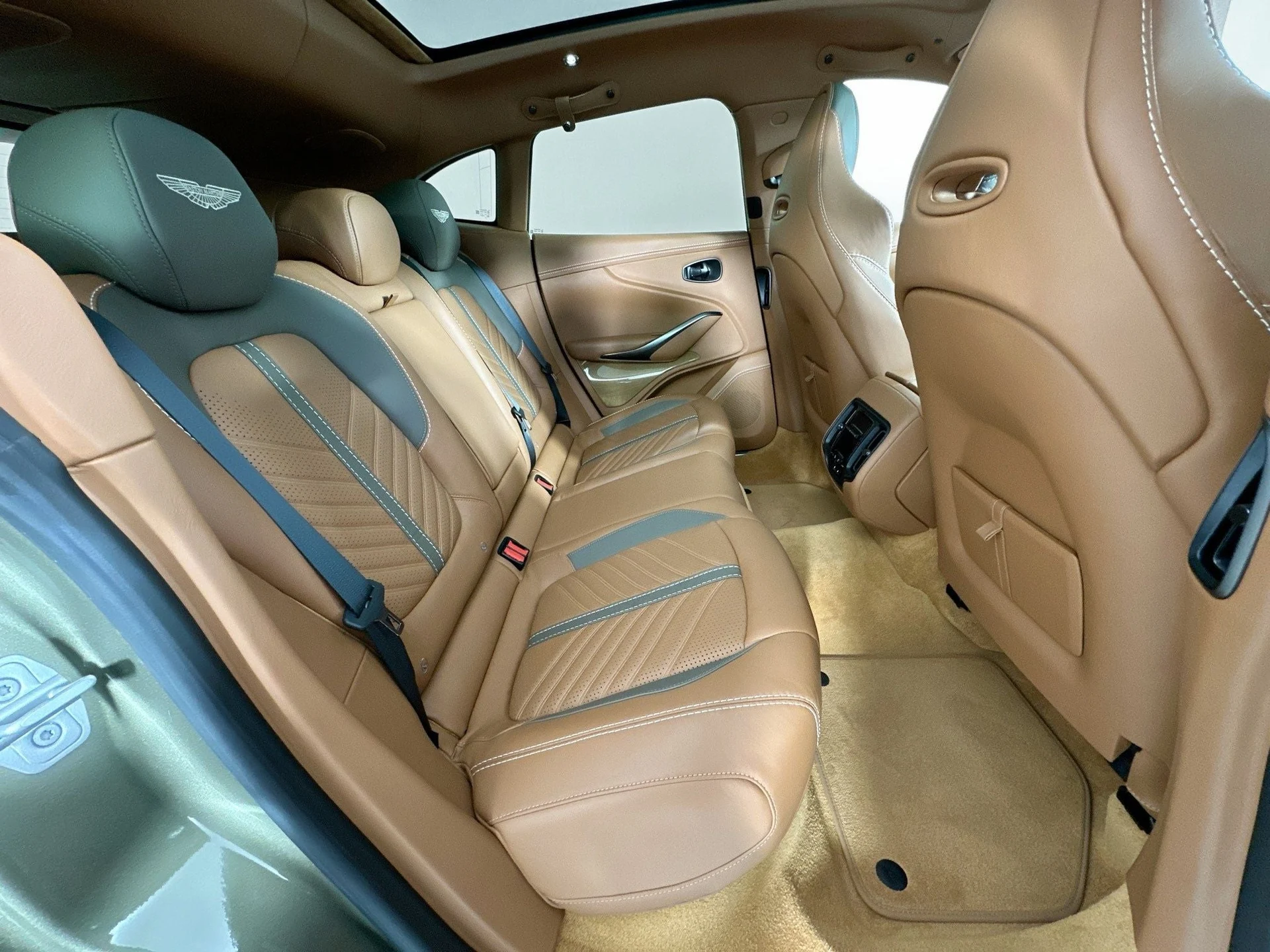 mph028_377965733_29_cdabb02180