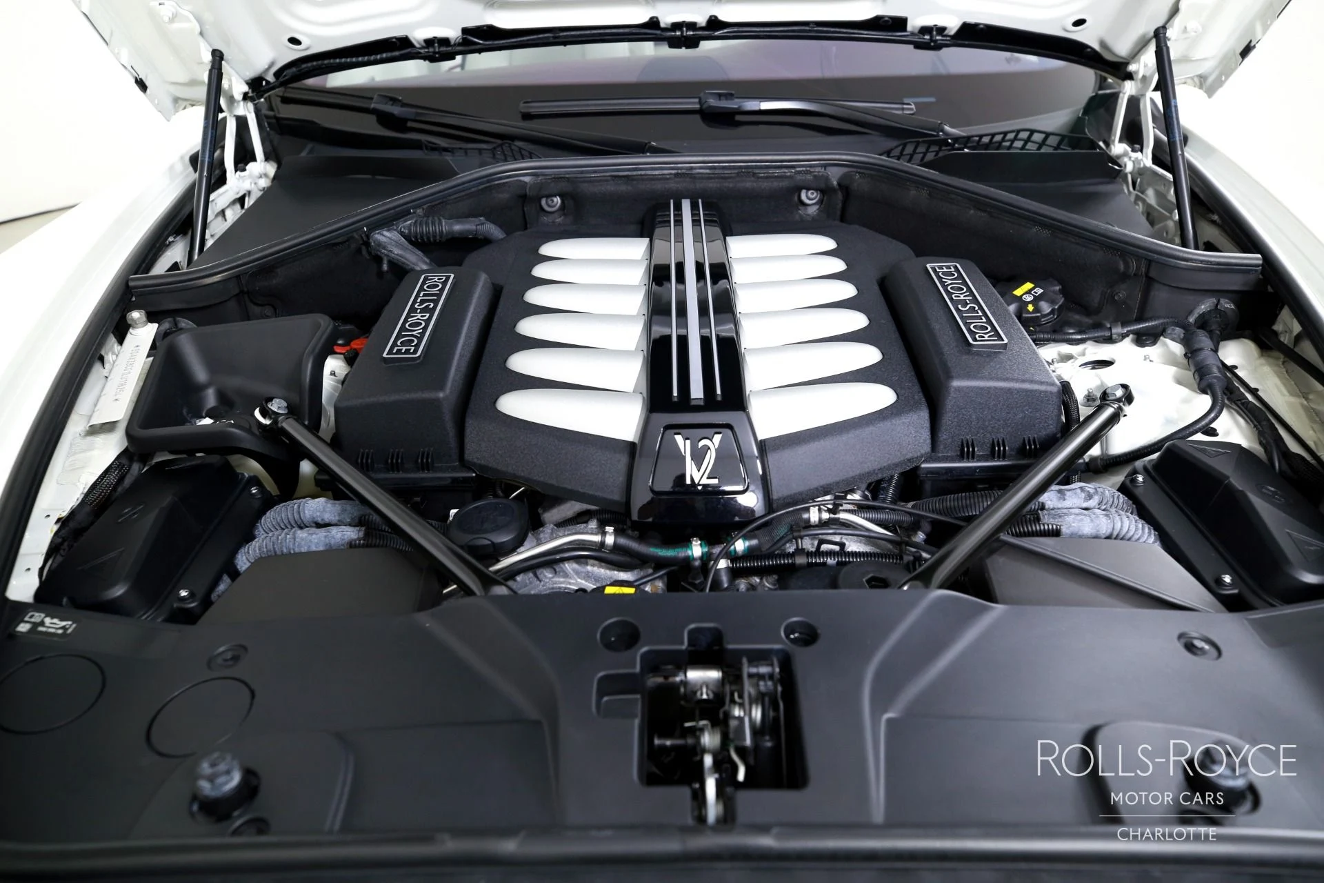 mph028_3784209149_Used_2020_Rolls_Royce_Dawn_1775592549_7246ac4a84