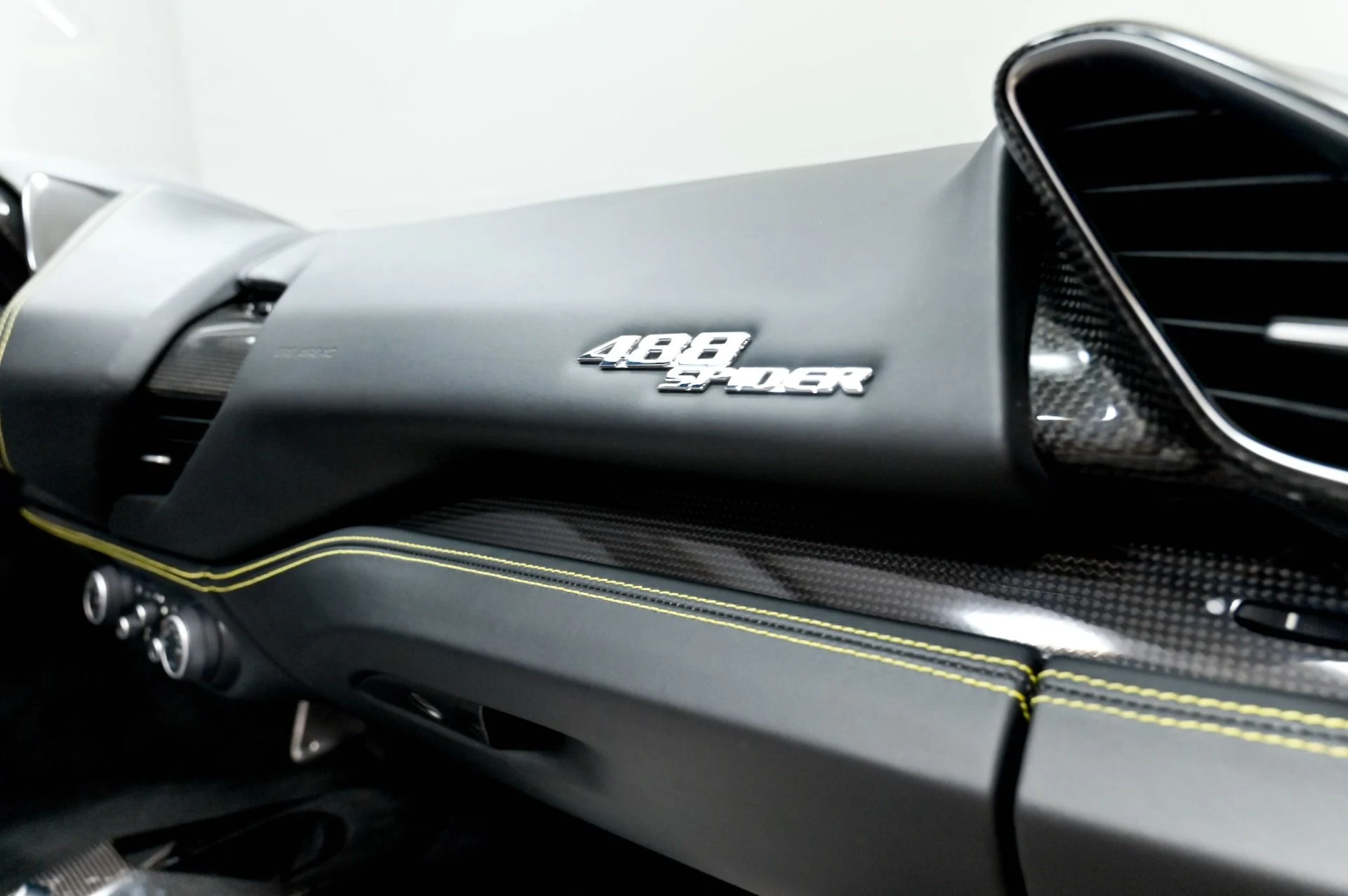 mph028_3789633021_Used_2017_Ferrari_488_Spider_1782250763_a45c2b3034