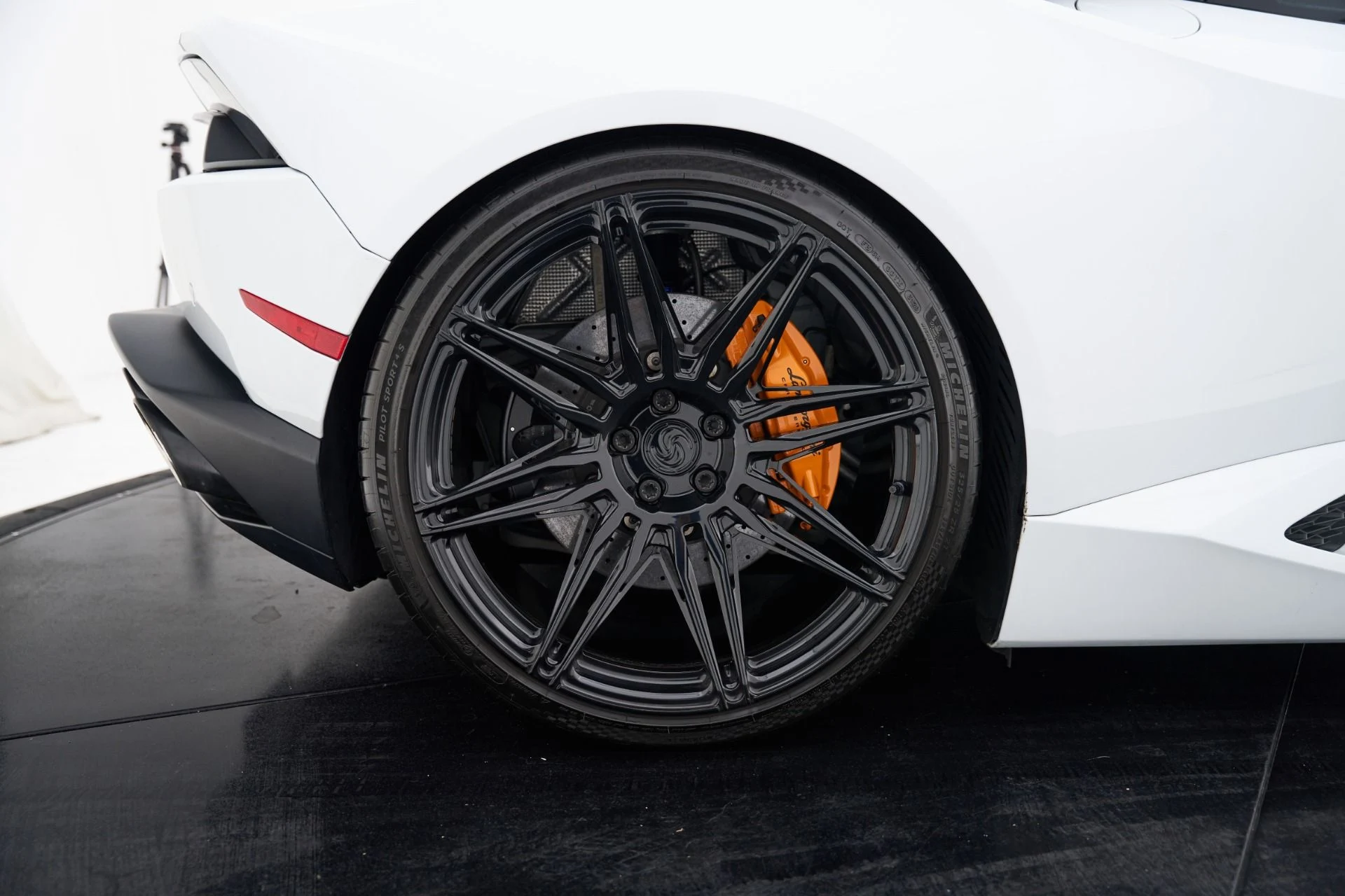 mph028_3803431678_Used_2015_Lamborghini_Huracan_LP_610_4_1792523970_93b5d2fb58