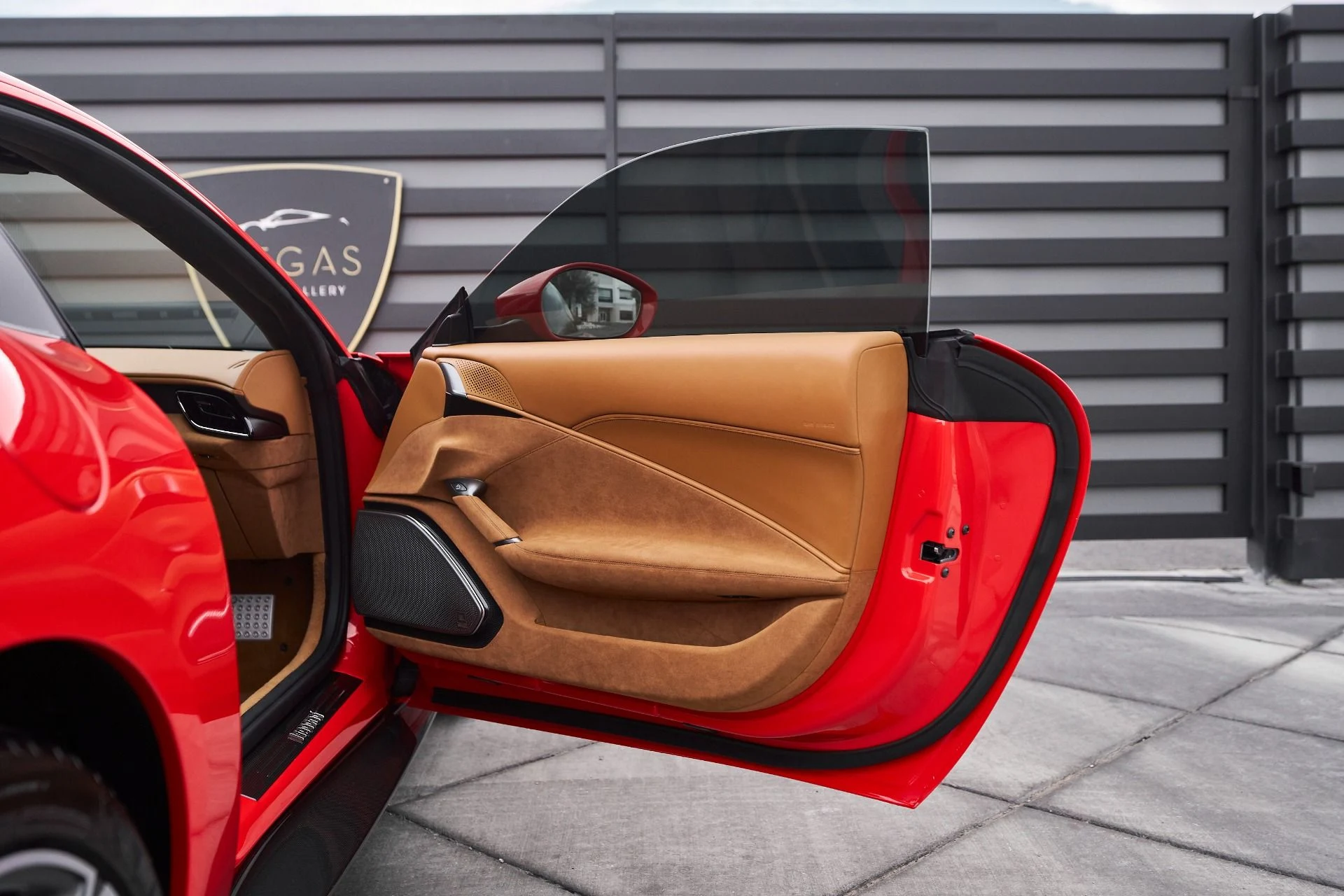 mph028_3813419180_Used_2023_Ferrari_Roma_Base_1761599033_ded905b584