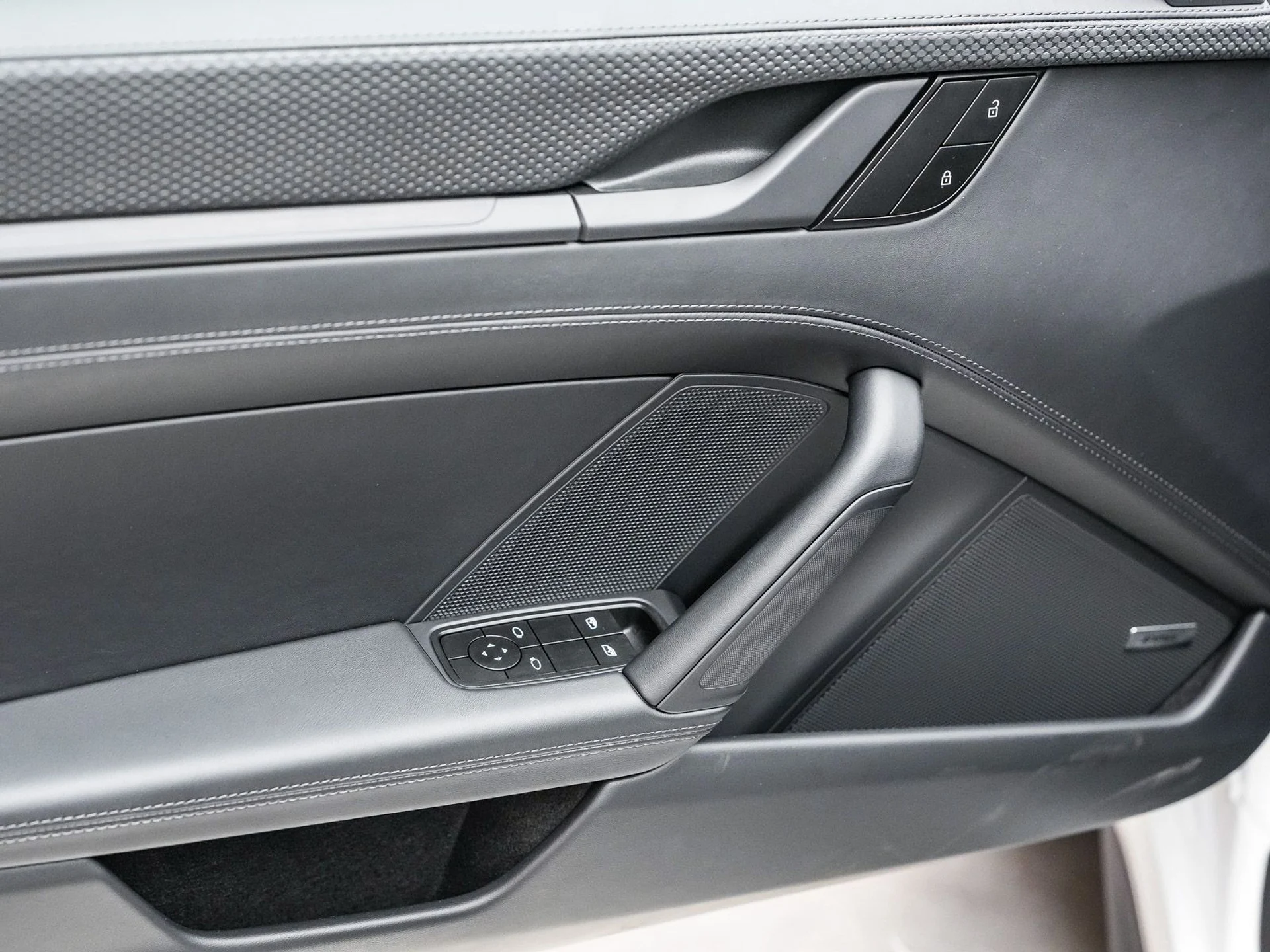 mph028_3820230247_9870bf3d46a75a320ac5facae9ea9d1ex_3b37a15a27