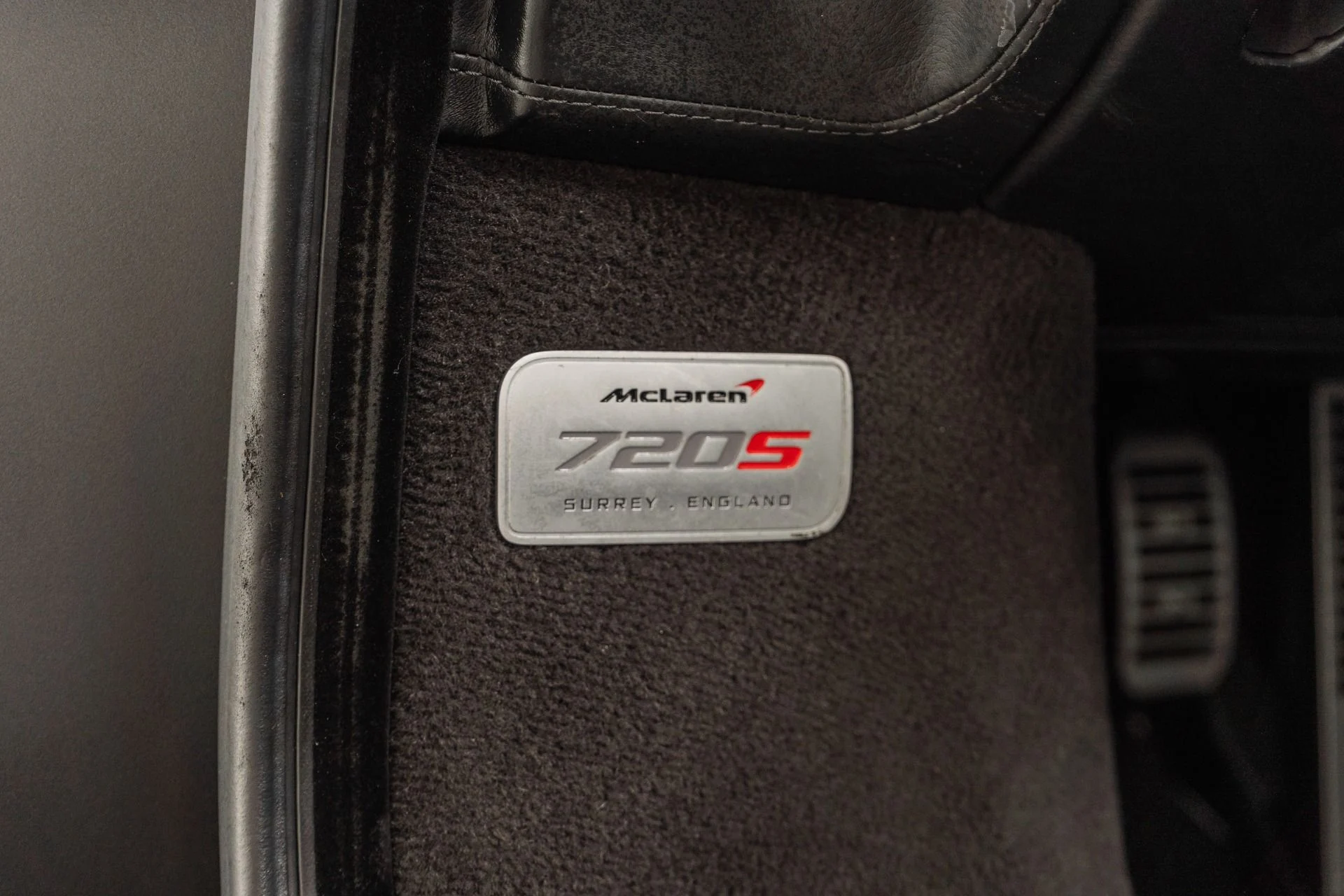 mph028_3824979490_Used_2019_Mc_Laren_720_S_Luxury_MSO_paint_color_Gorilla_Glass_Roof_Carbon_Packs_1_and_2_1765568029_d2f77f3fd3