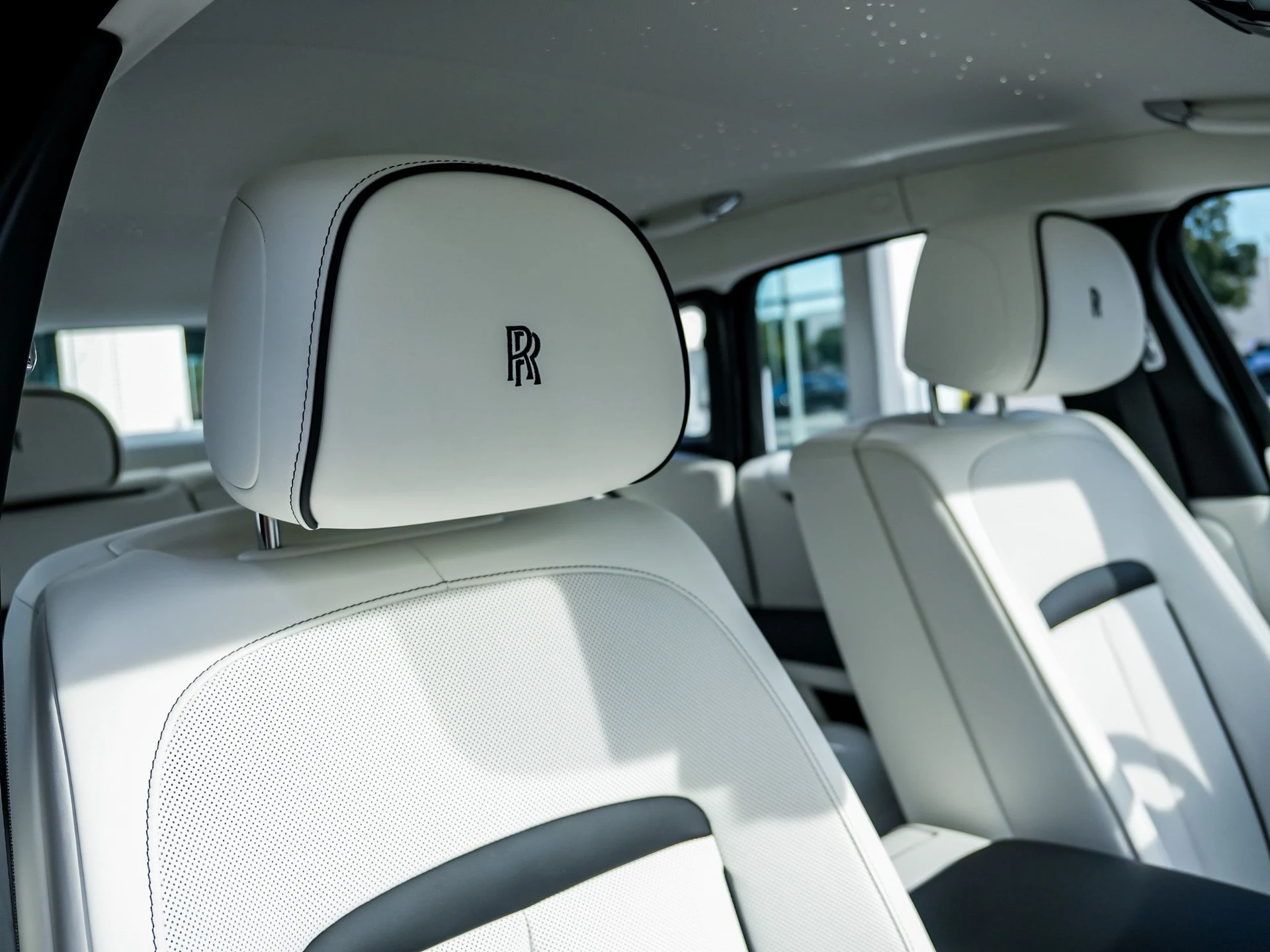 mph028_3825759275_Hi_Tech_Luxury_Imports_LLC_SCA_23_GZ_00_VU_236165_image_28_3f1c8df48d