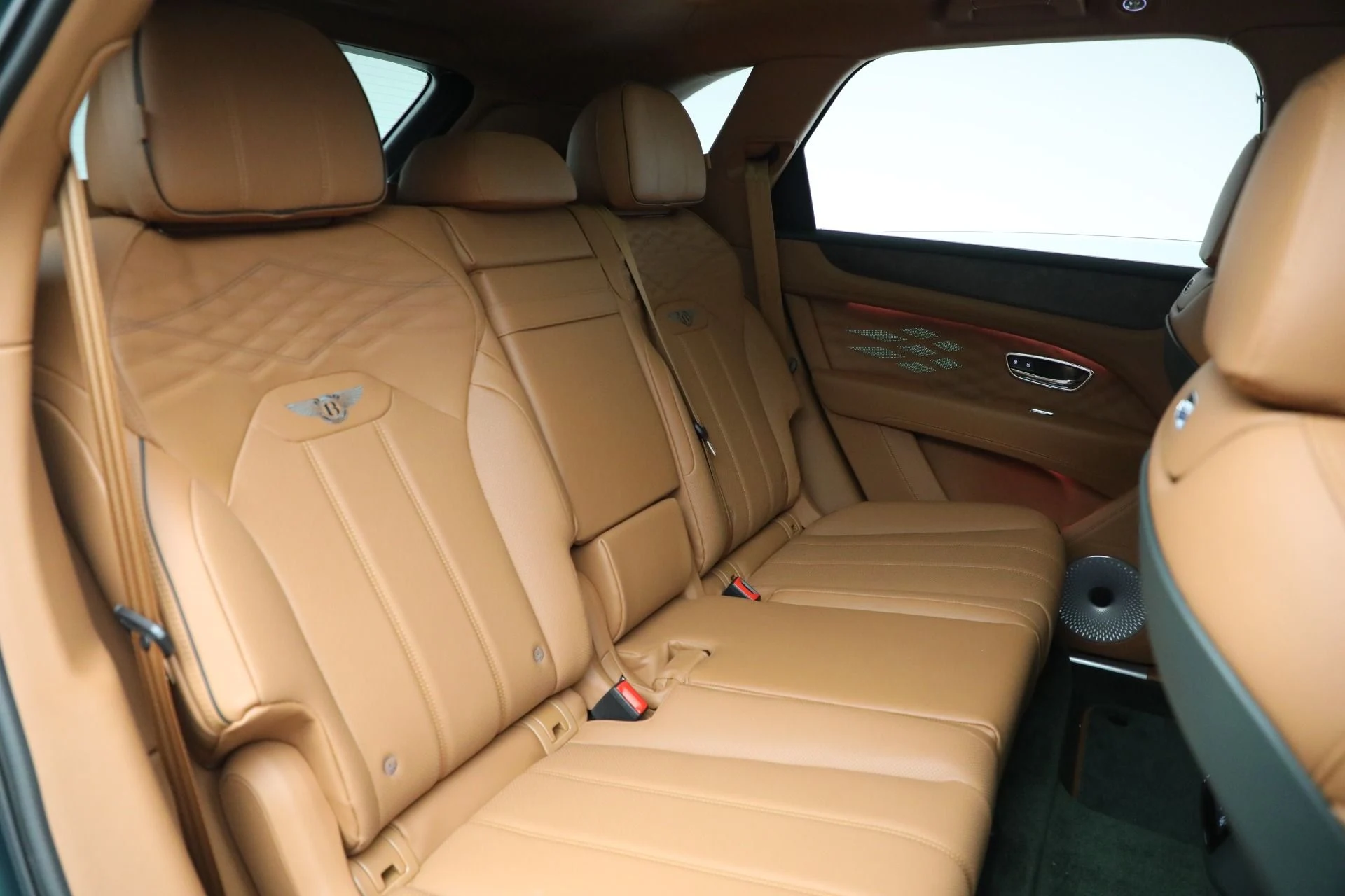 mph028_3828578379_New_2025_Bentley_Bentayga_Atelier_V8_9f0b01f5d2