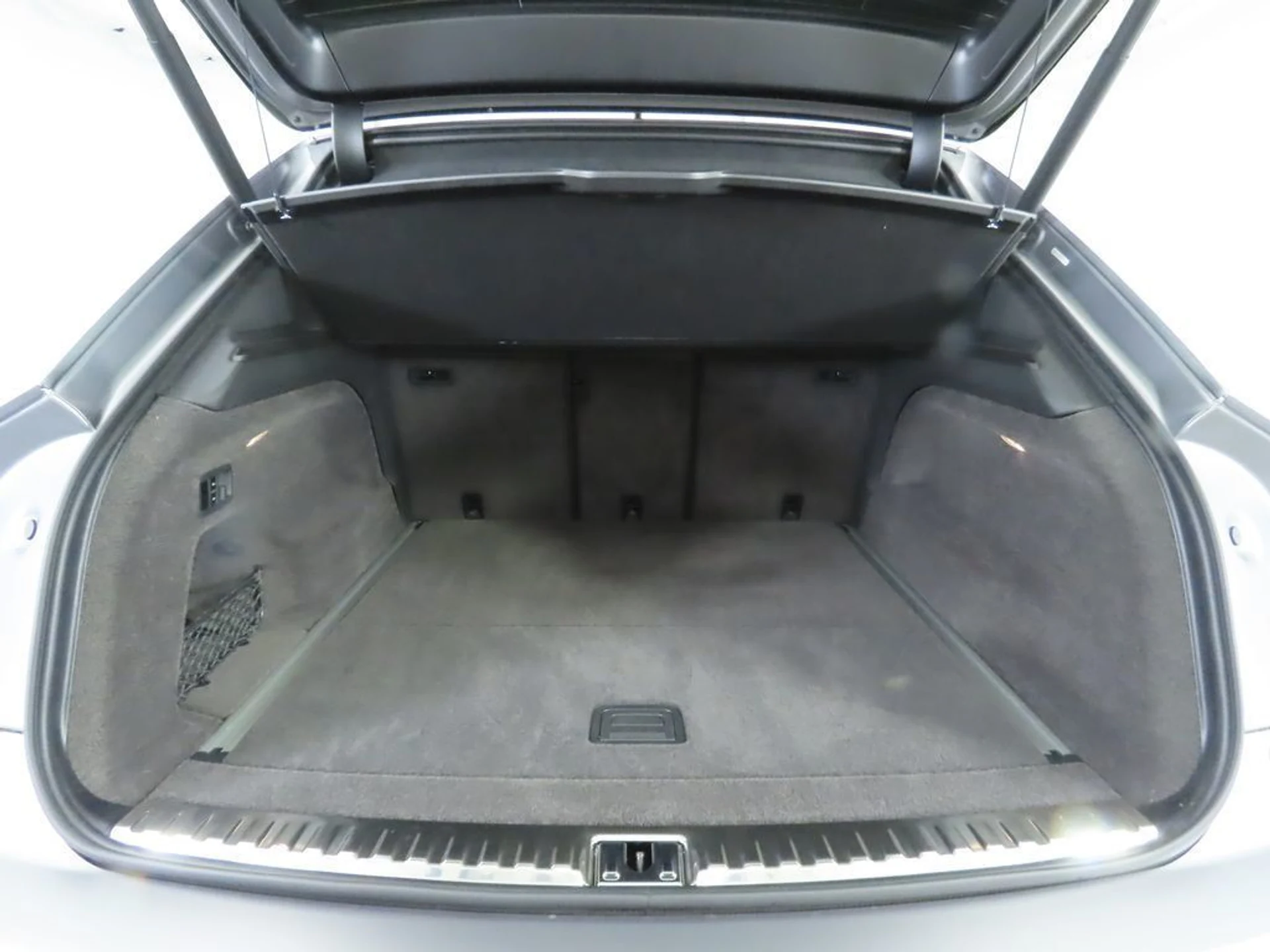 mph028_3829039721_used_2024_bentley_bentayga_v8awd_8119_22892488_29_1024_11c1f26a3e