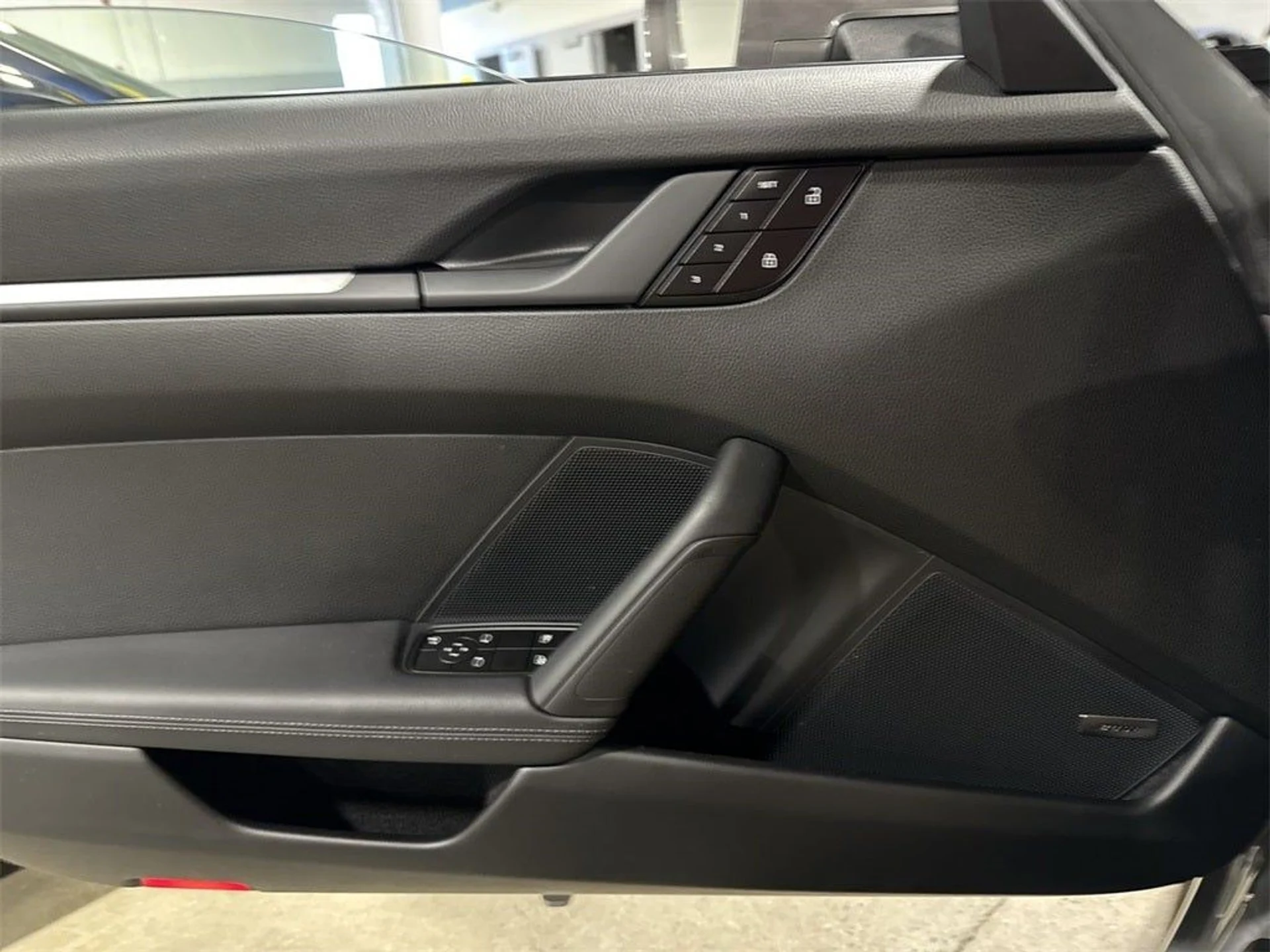 mph028_383417324_29_e7df213fbb