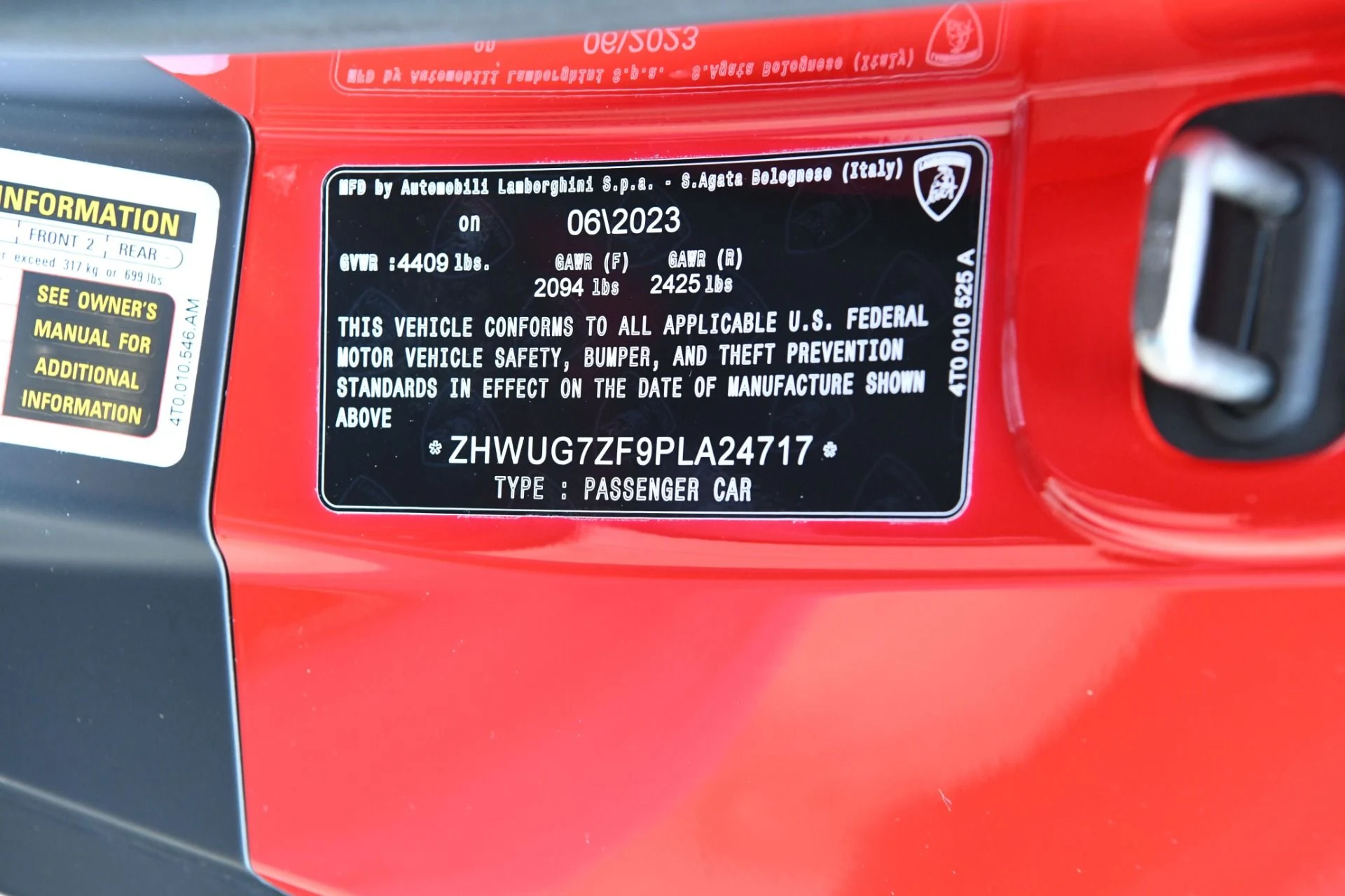 mph028_3836380762_Used_2023_Lamborghini_Huracan_Sterrato_1757705686_87f1d21e3f