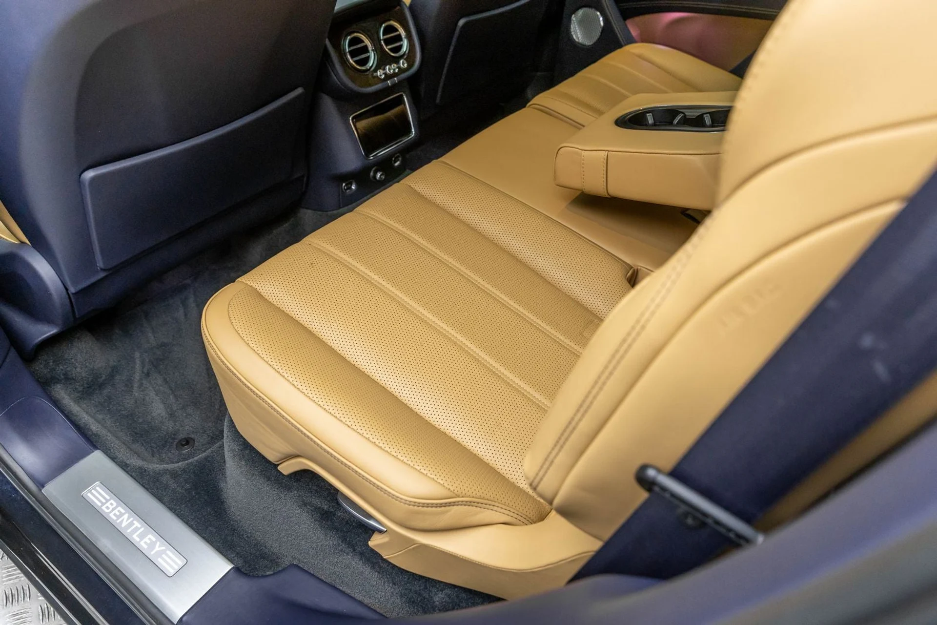 mph028_3846216874_29_493b703115