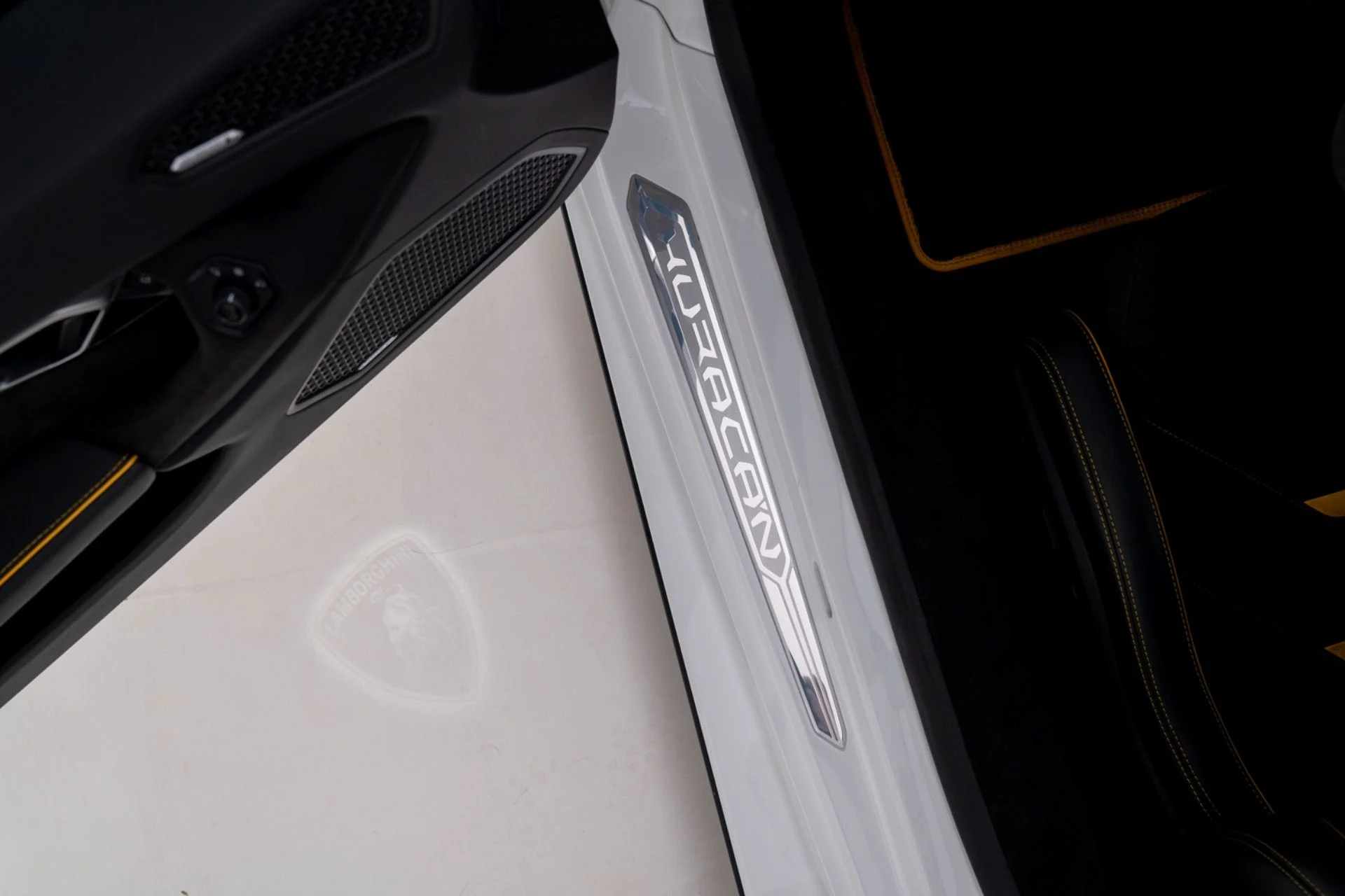 mph028_3850491732_Used_2023_Lamborghini_Huracan_Tecnica_1781823000_c73f7babde