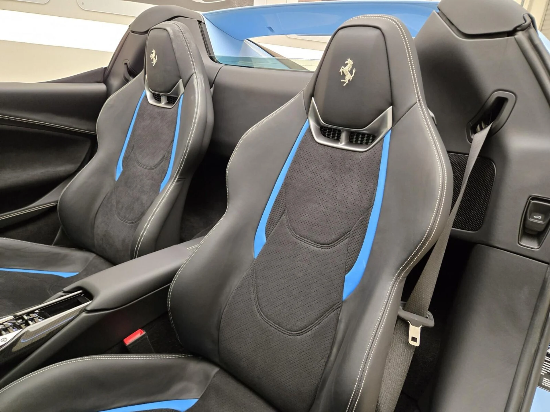 mph028_385328174_Used_2024_Ferrari_296_GTS_1763022579_1fd94bc859