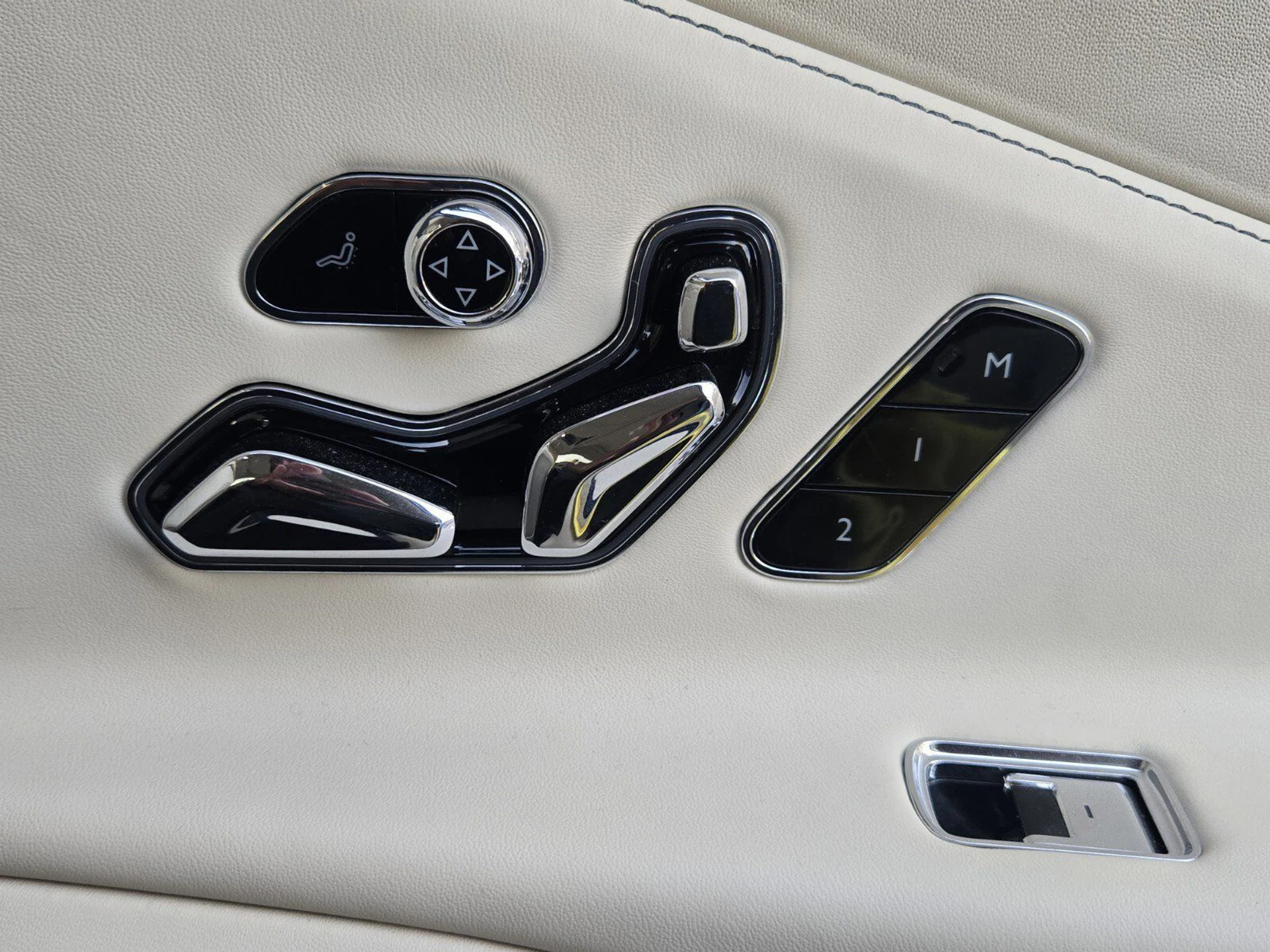 mph028_3861446400_4b4b5f6d27b7a4fcec49a2bef571614bx_2267918de6