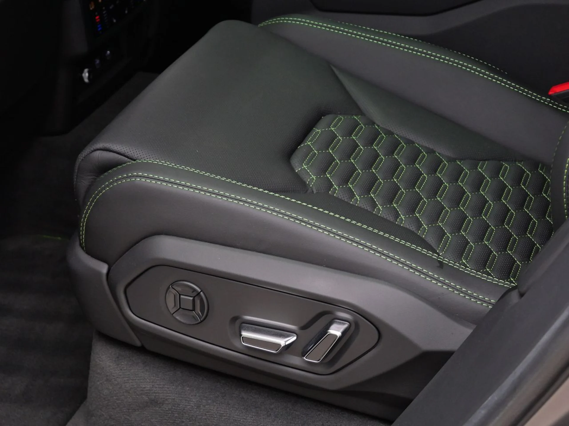 mph028_3872796976_60894405f85a44b325f6839575d341c5x_7221583c07