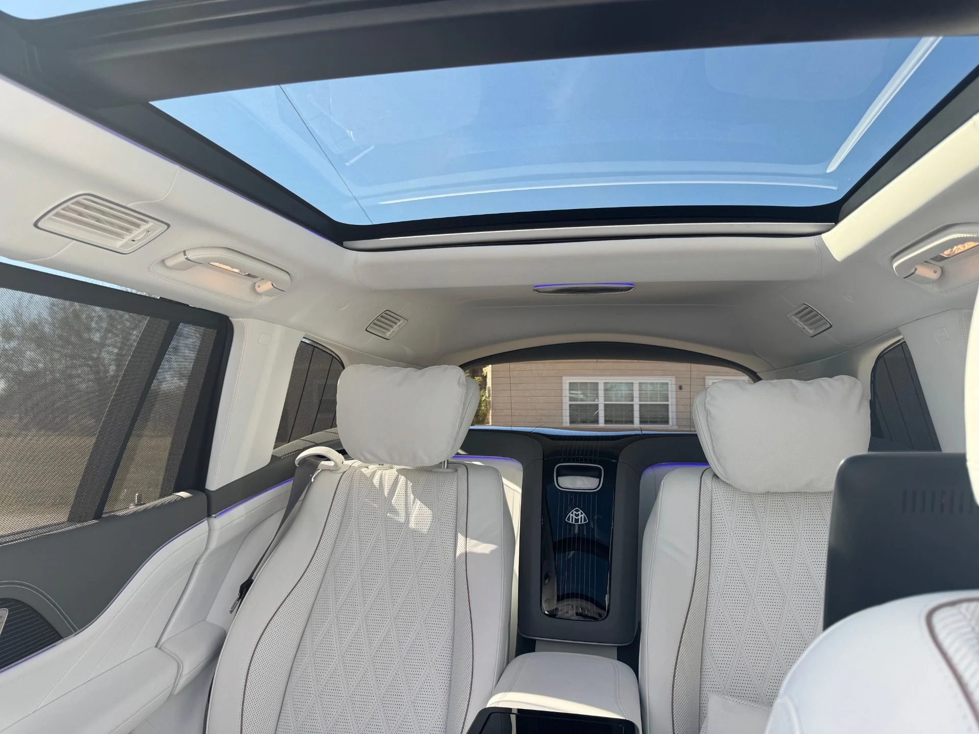 mph028_3875533052_Used_2024_Mercedes_Benz_GLS_Mercedes_Maybach_GLS_600_4_MATIC_1767127216_f818993599