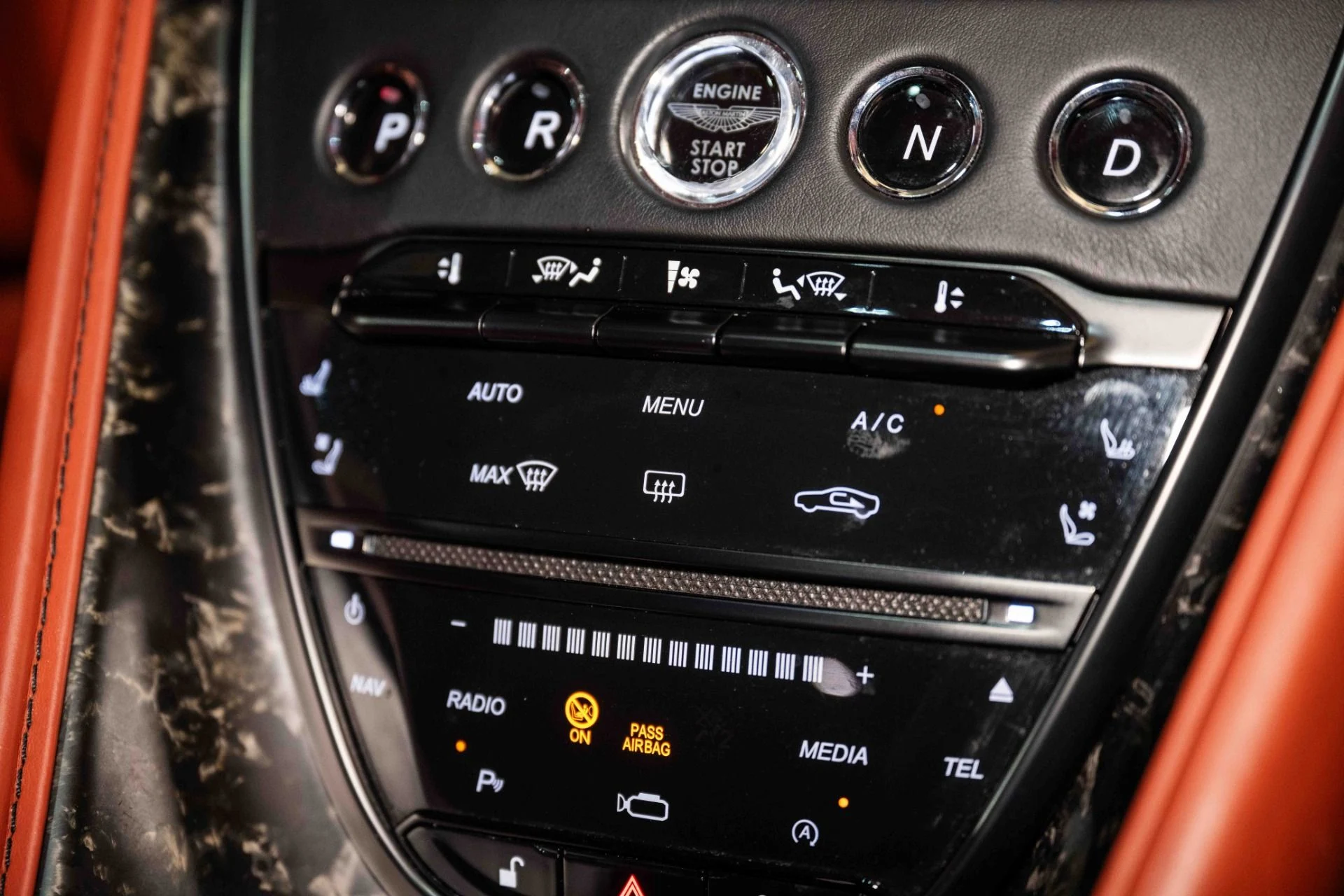 mph028_3879062274_Used_2019_Aston_Martin_DBS_Superleggera_1726670802_a2ff971ab6