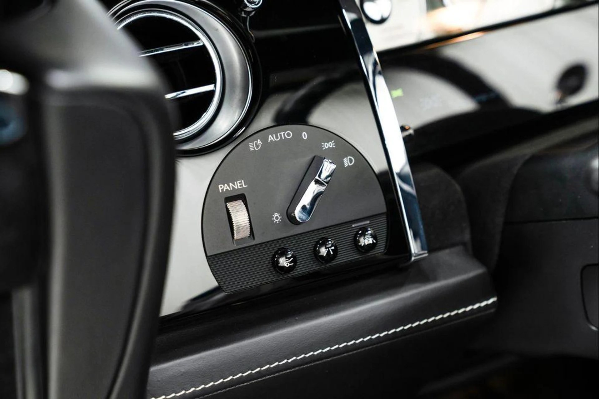 mph028_3882916330_Sc_Uj9_Cwb1_G7pco_Rp_8_AL_85_D_Ai_YE_346cc5d063