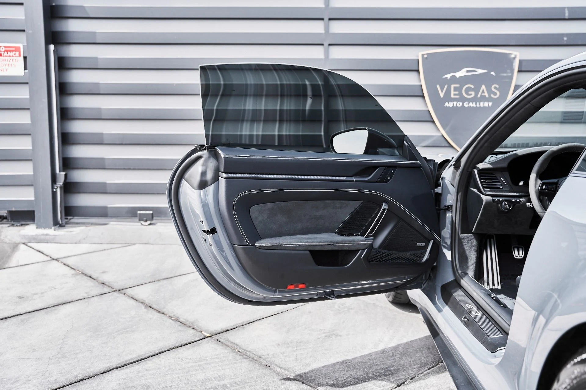 mph028_3891245382_Used_2025_Porsche_911_GT_3_1775332884_8c13880941