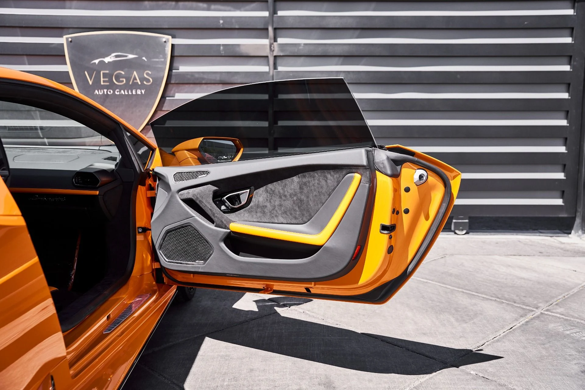 mph028_3893775696_Used_2023_Lamborghini_Huracan_Tecnica_Base_1777011638_7082c527db