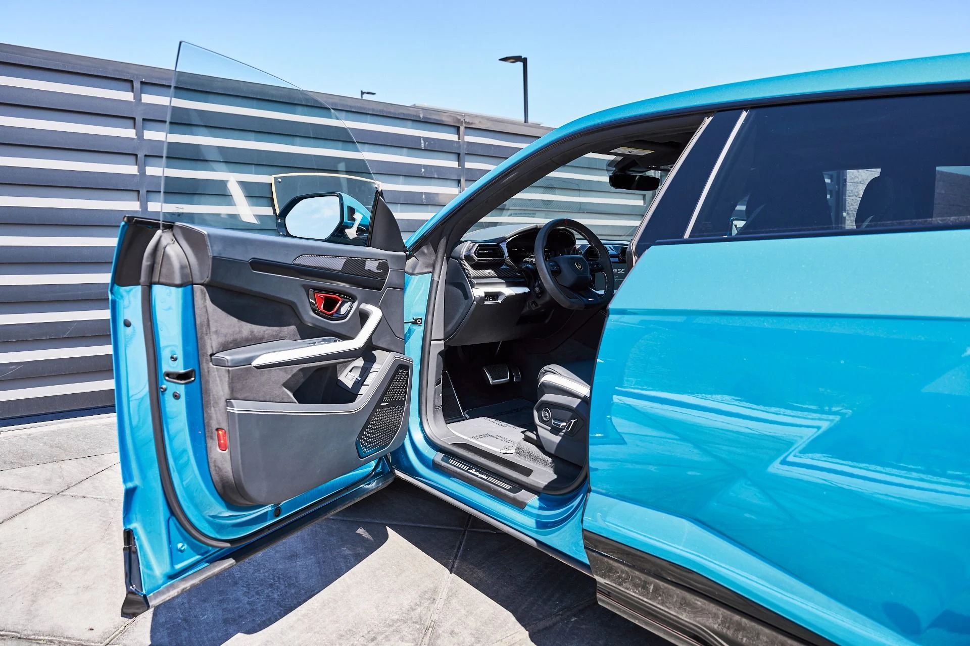 mph028_3899723487_Used_2025_Lamborghini_Urus_SE_1781314212_feeed645bd