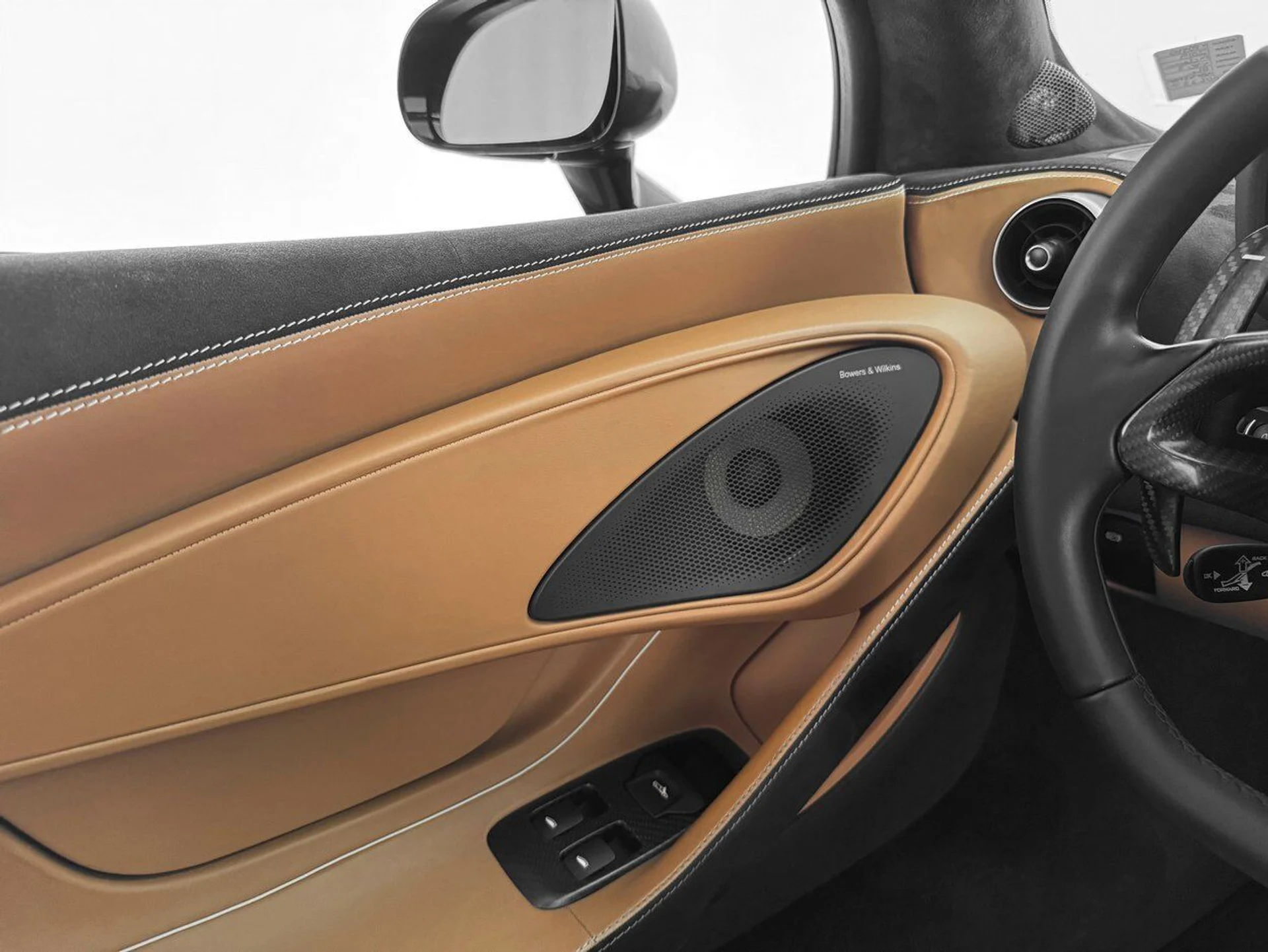 mph028_390004294_4cb3b1d3dd53de4c7dd6091c15cbb4e5_0107e99d2e