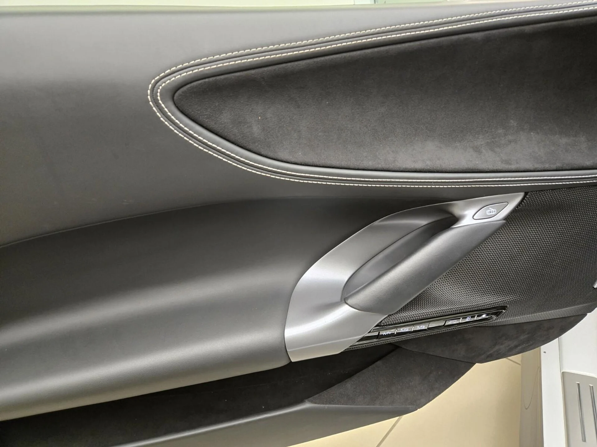 mph028_3909233478_Used_2024_Ferrari_SF_90_Spider_1768891326_24ddf56fea