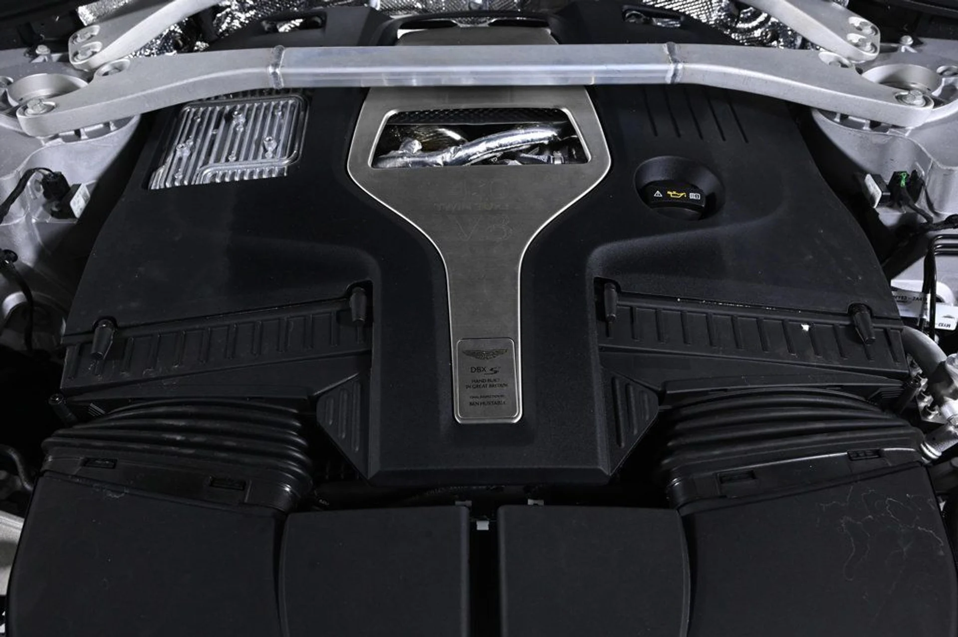 mph028_3912423955_new_2026_aston_martin_dbx_sawd_11350_23000820_28_1024_ddf6816e19