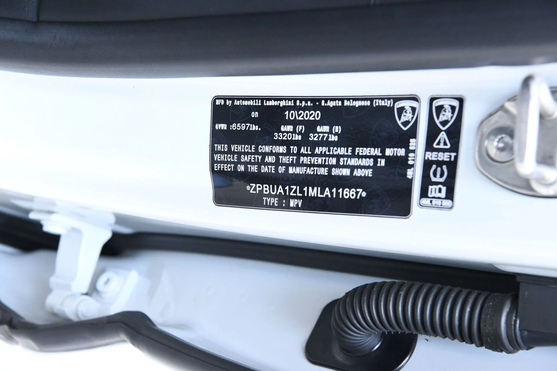 mph028_391683966_Used_2021_Lamborghini_Urus_1752869085_808dc6b384