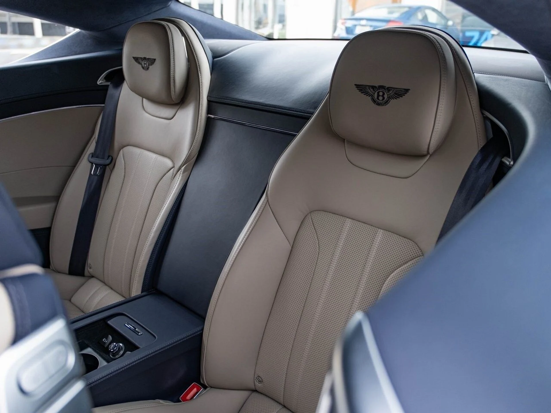 mph028_3934251568_67002f486152056e1b29c60efe1dc2fcx_fff8f9c0e7