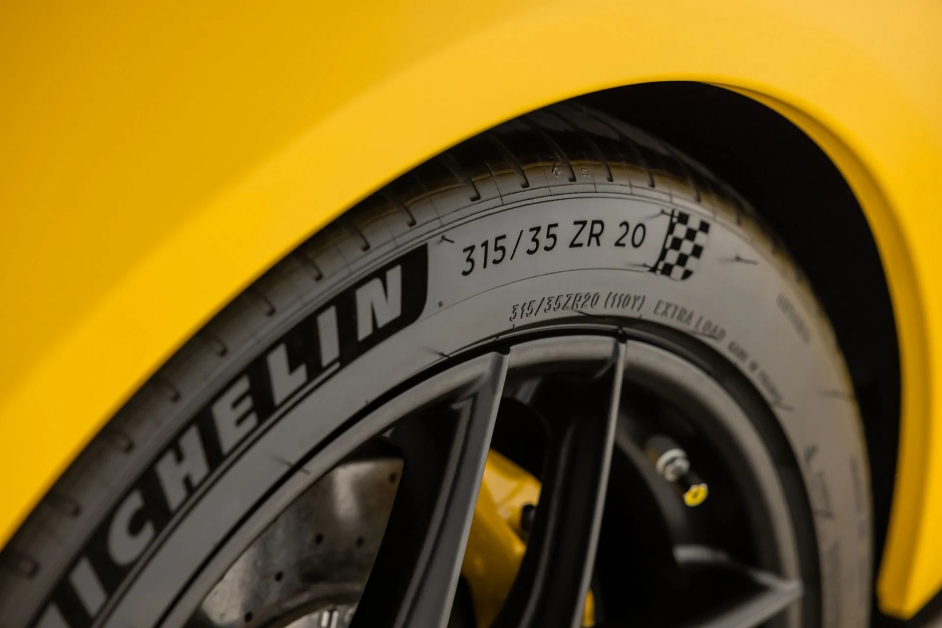 mph028_3942521320_Used_2014_Ferrari_F12berlinetta_1766171664_228d5f6e3d