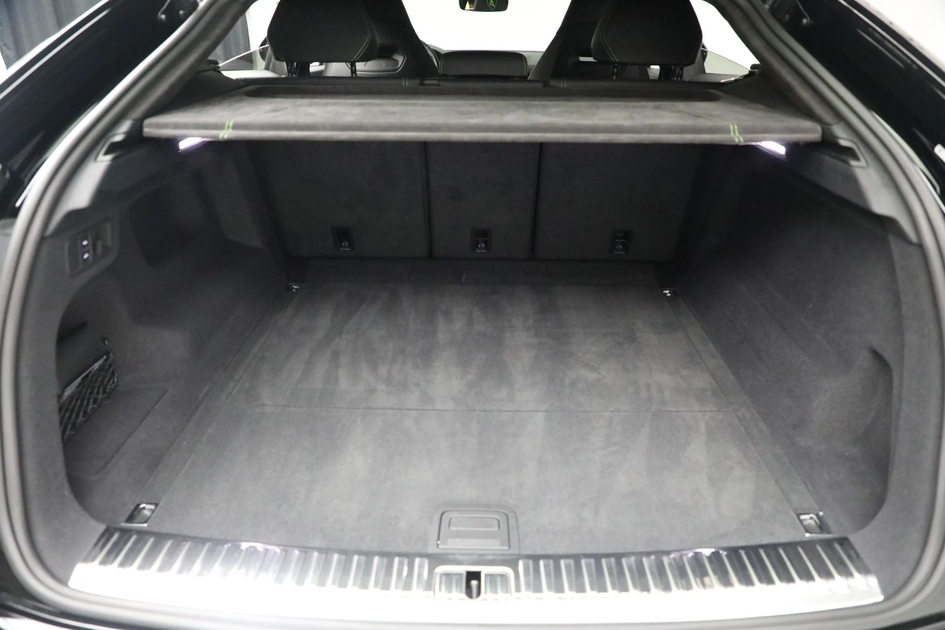 mph028_3953993253_Used_2022_Lamborghini_Urus_1761597990_0fb9c17fb6