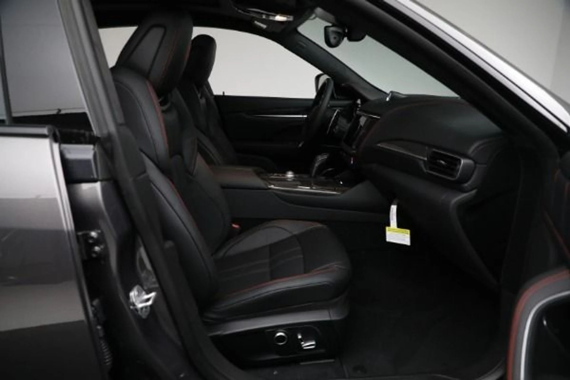 mph028_3957112426_New_2024_Maserati_Levante_Modena_Ultima_7f34710e69