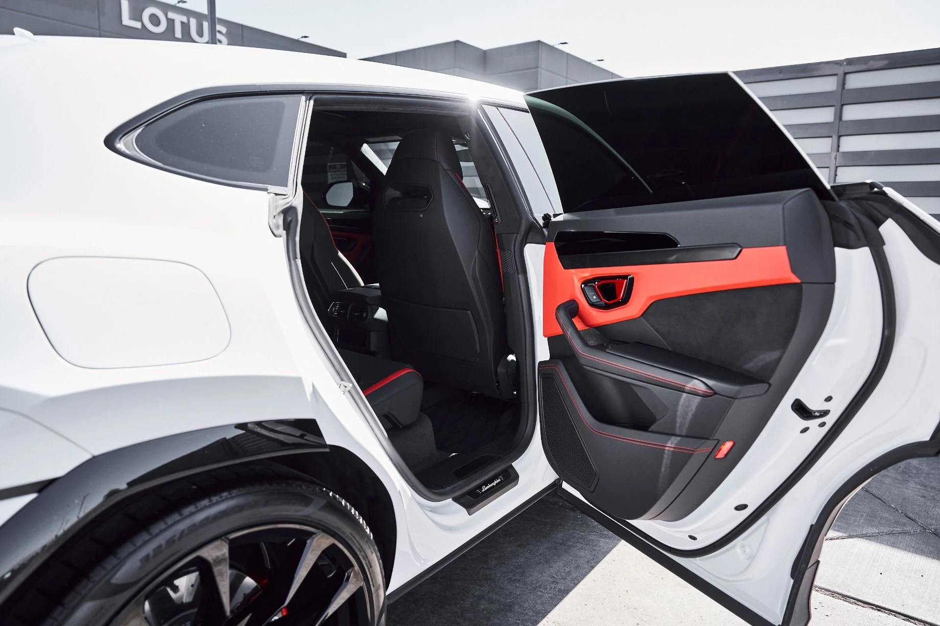 mph028_3960065878_Used_2023_Lamborghini_Urus_S_1780535970_6bce242eb6