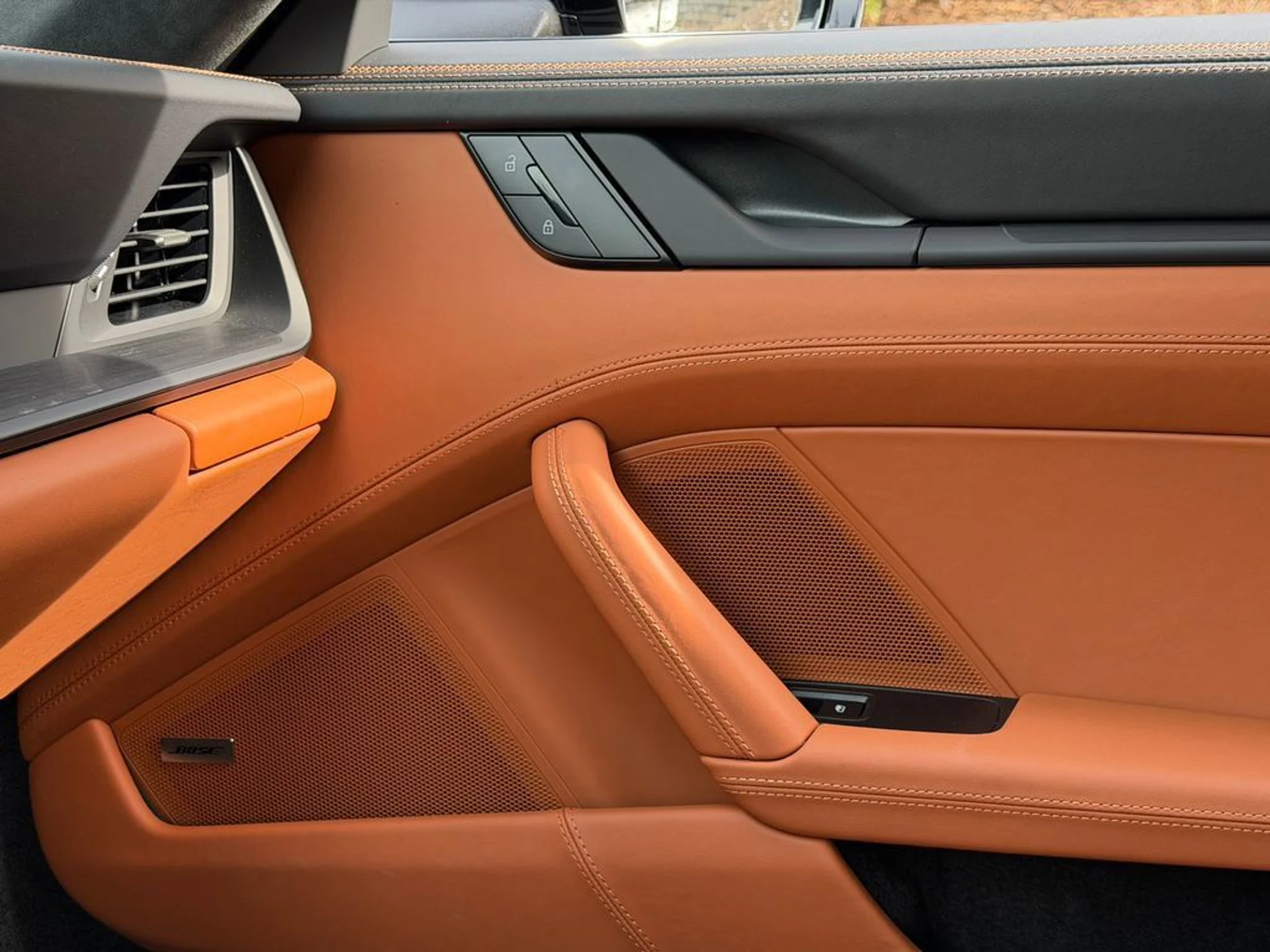 mph028_396483244_f52cf03a50de47f984fb37ffe518519d_25b7efaeb4