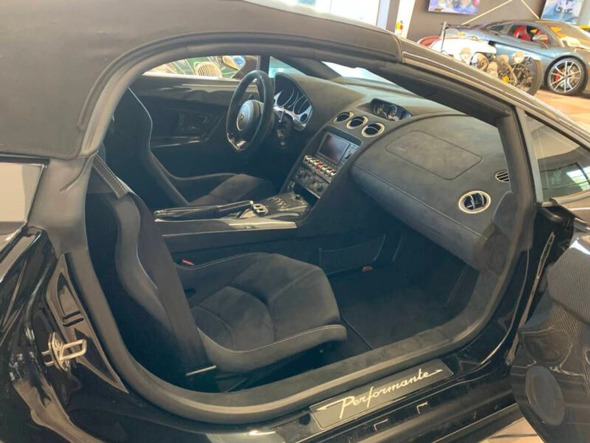 mph028_3978656662_2012_lamborghini_gallardo_lp_570_4_spyder_performante_awd_2dr_convertible_5252335679