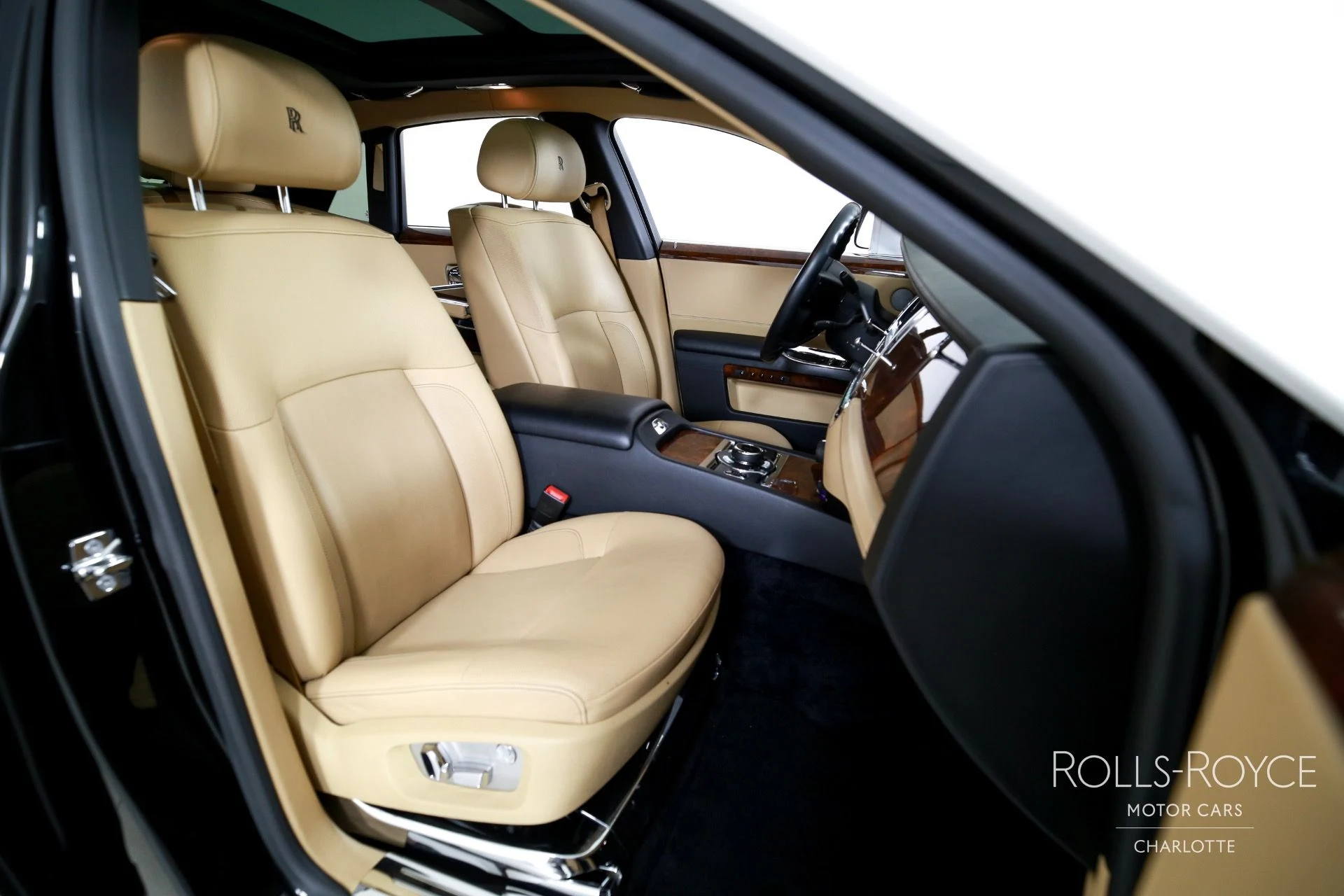 mph028_3987659170_Used_2014_Rolls_Royce_Ghost_1757714696_ab41c8caa7