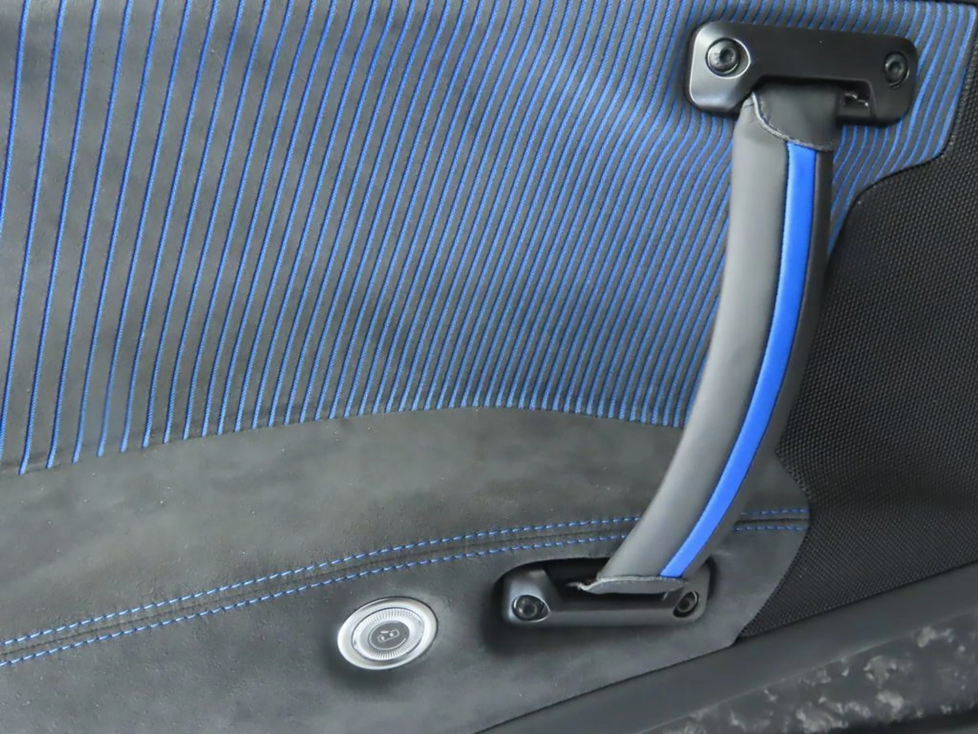 mph028_3991472324_used_2023_maserati_mc20_cieloconvertible_8119_22982884_29_1024_270ed6bcd1