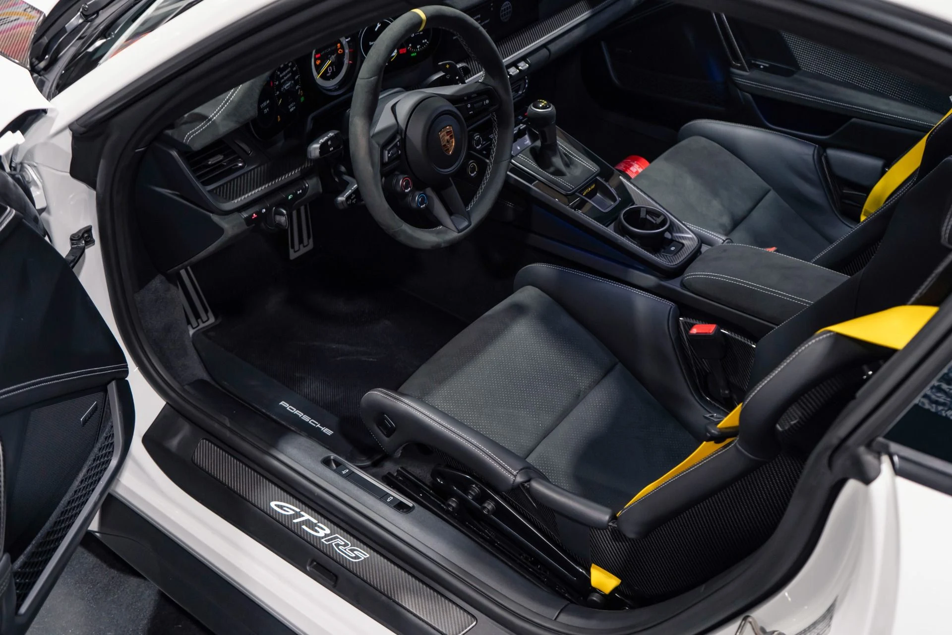 mph028_3995696801_Used_2025_Porsche_911_GT_3_RS_1773251157_4f4af34330