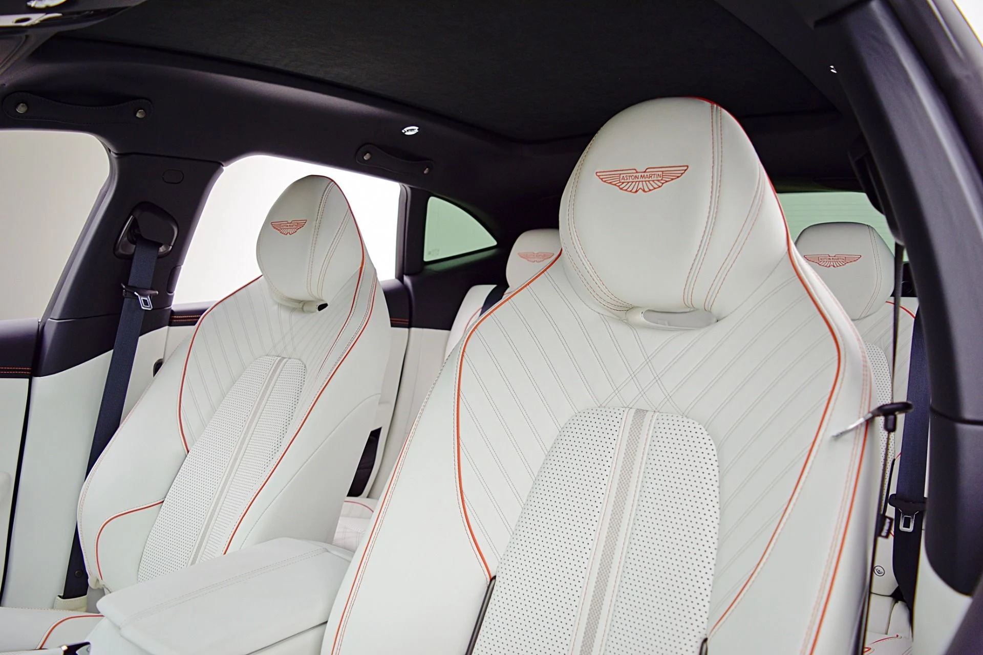 mph028_3998451542_New_2025_Aston_Martin_DBX_707_ddf23d204b